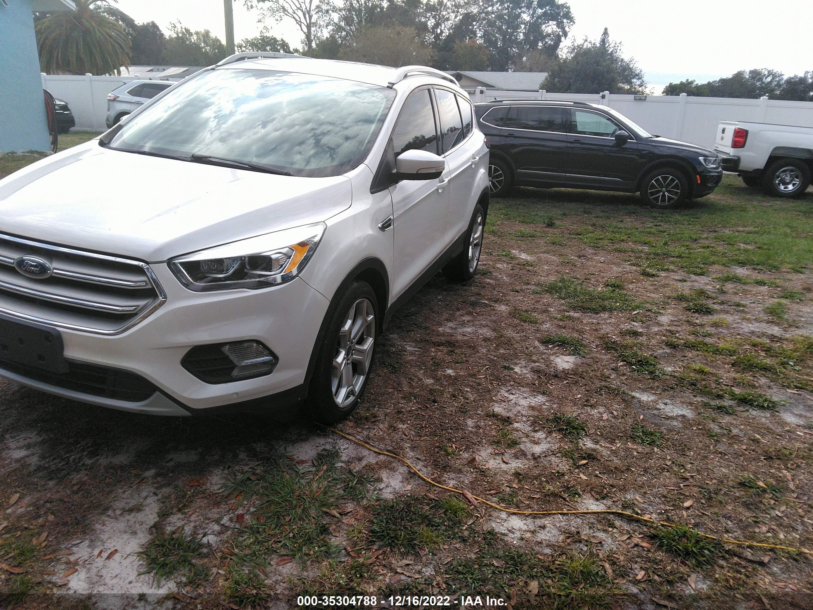 Photo 1 VIN: 1FMCU0J98KUB25933 - FORD ESCAPE 