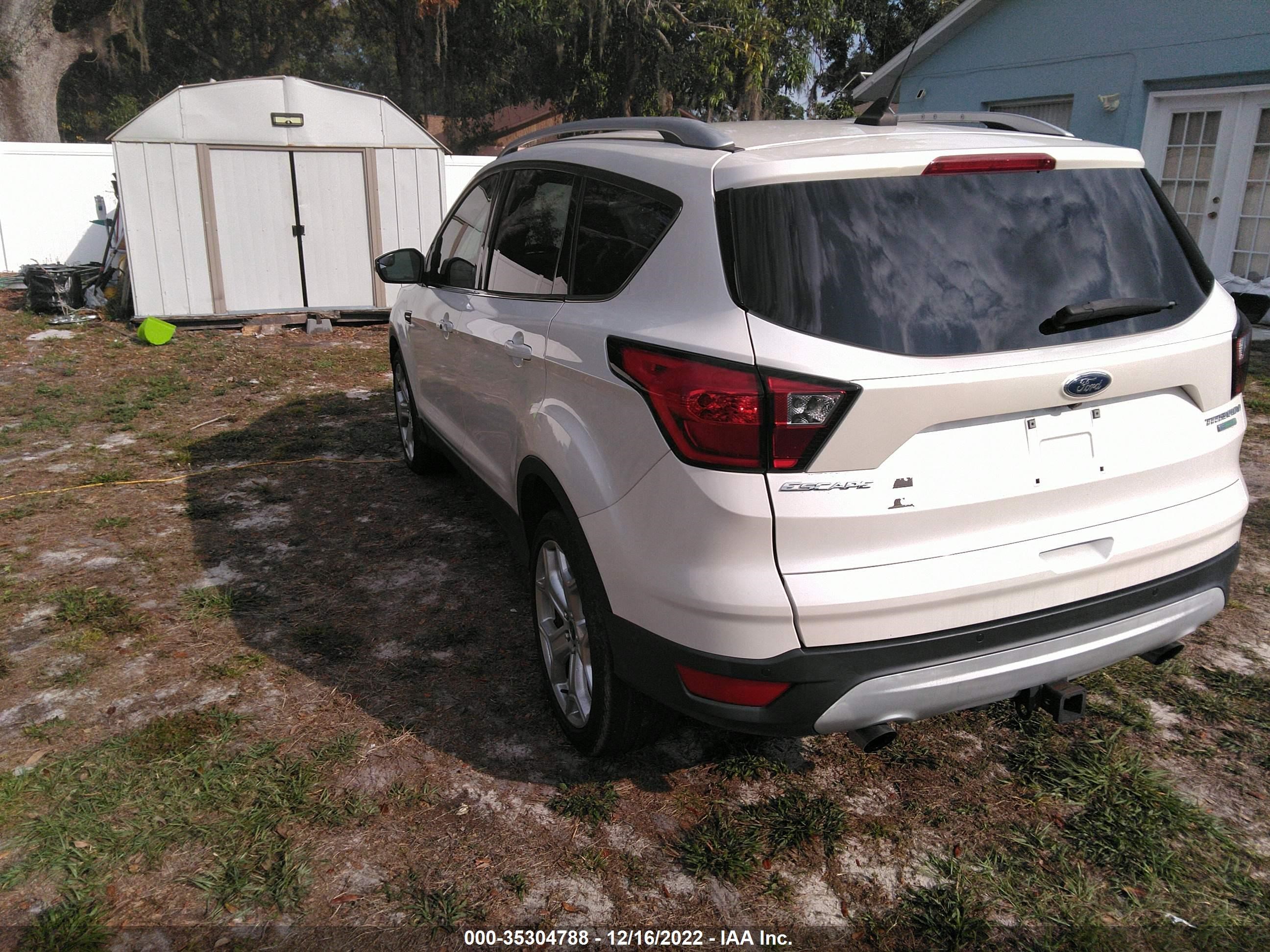 Photo 2 VIN: 1FMCU0J98KUB25933 - FORD ESCAPE 