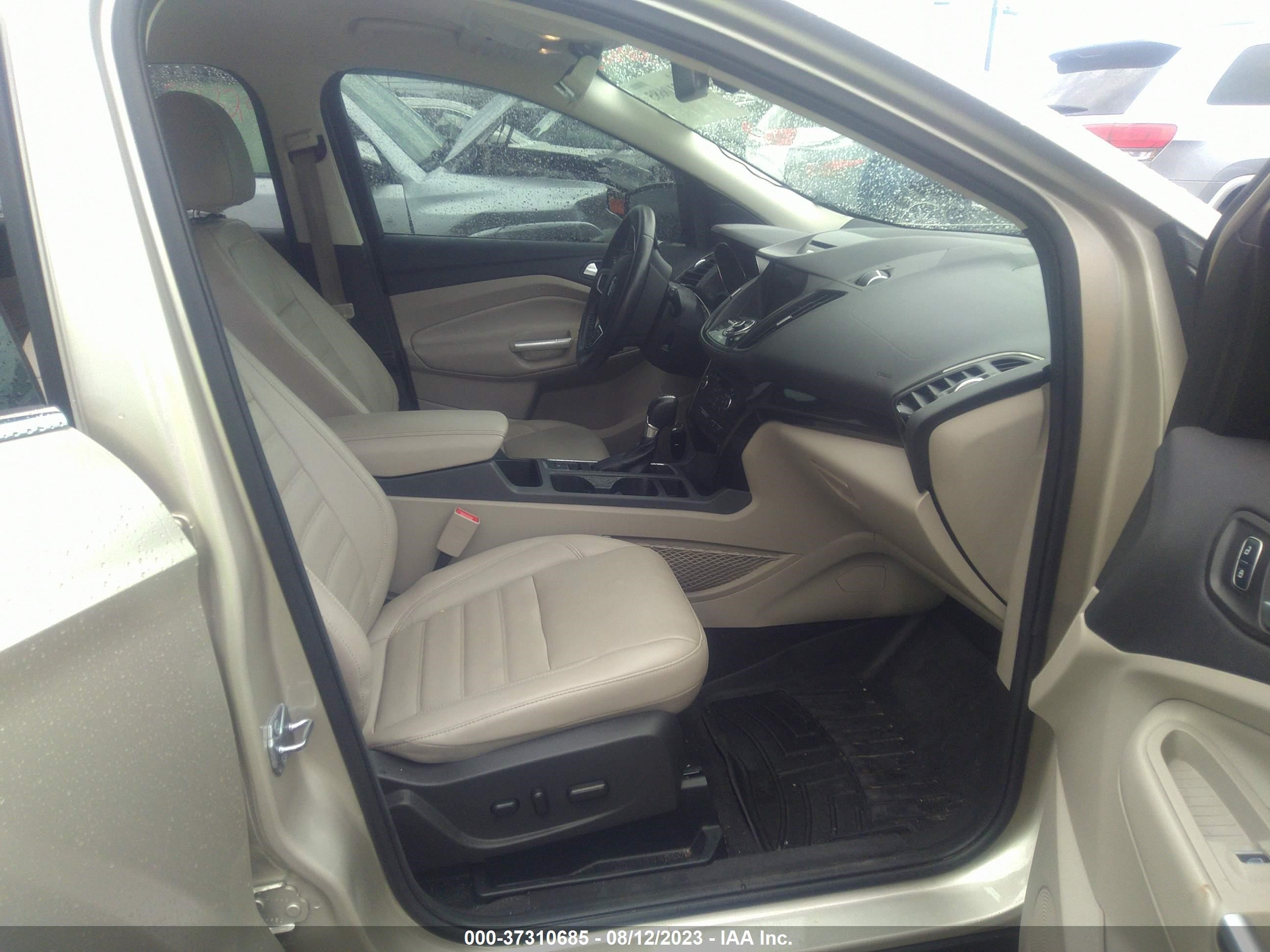 Photo 4 VIN: 1FMCU0JD1HUD15697 - FORD ESCAPE 