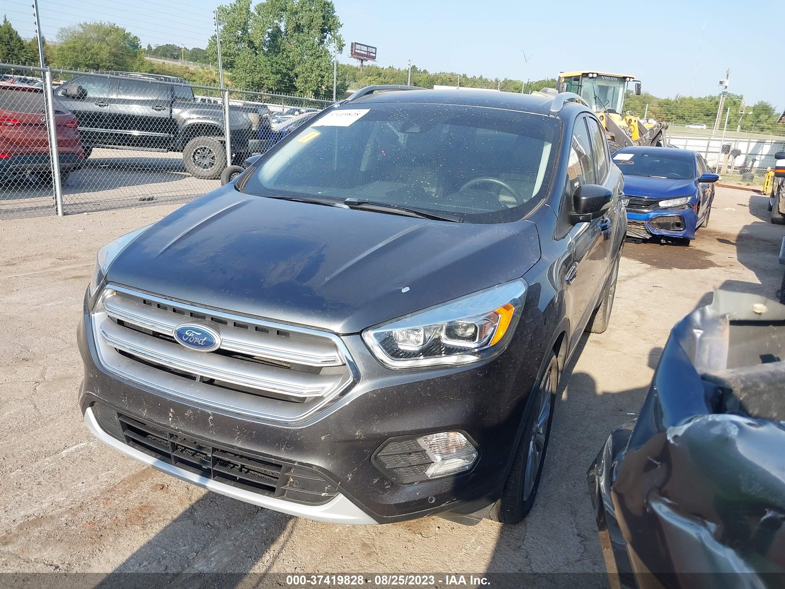 Photo 1 VIN: 1FMCU0JD2HUD27499 - FORD ESCAPE 