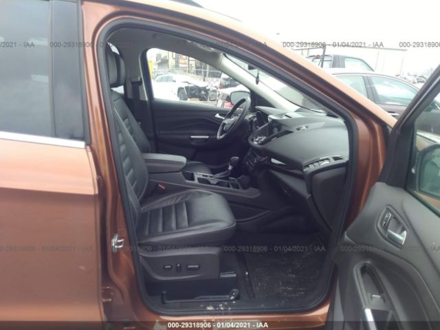 Photo 4 VIN: 1FMCU0JD3HUA37871 - FORD ESCAPE 