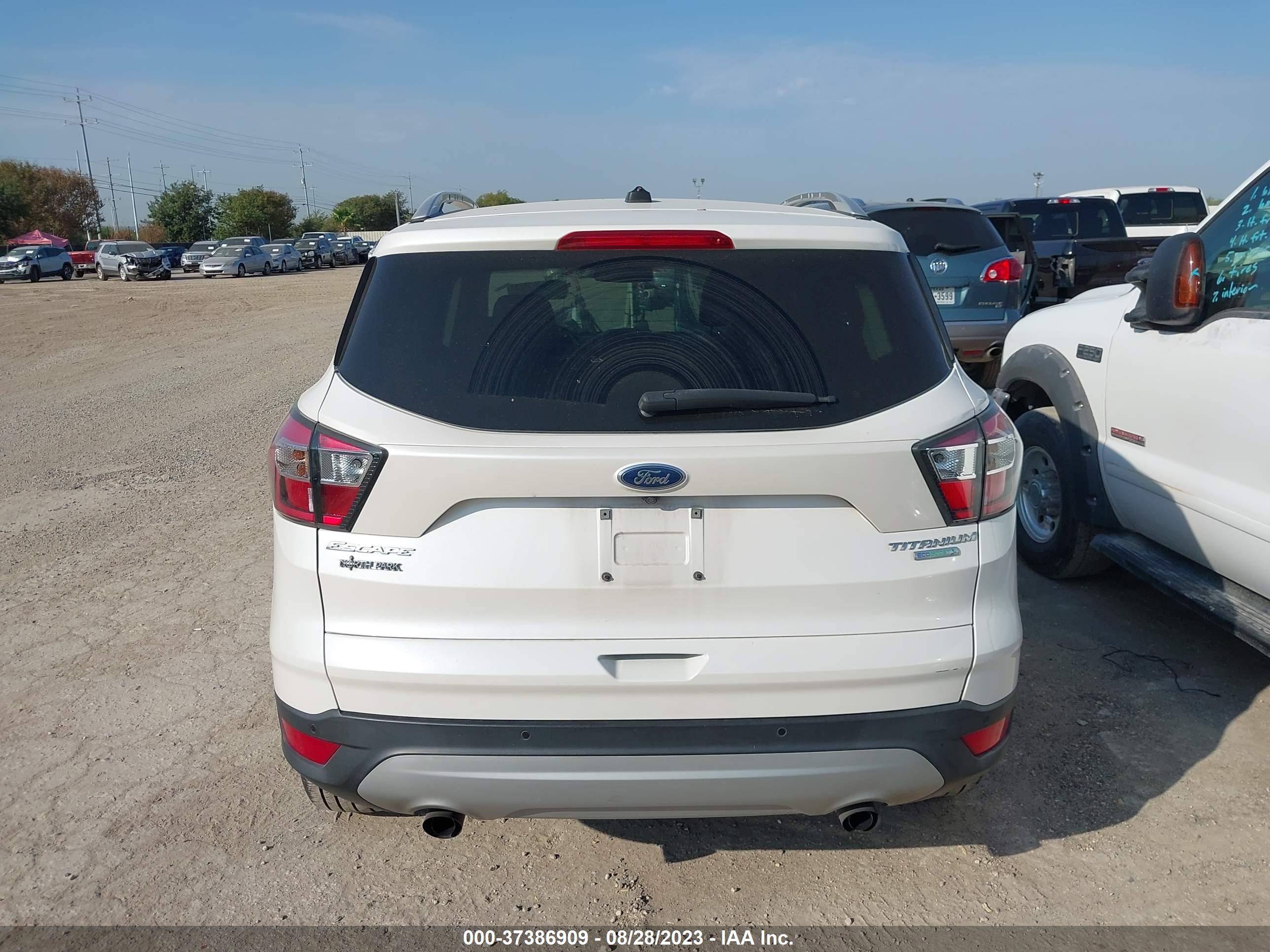 Photo 15 VIN: 1FMCU0JD5HUA22062 - FORD ESCAPE 