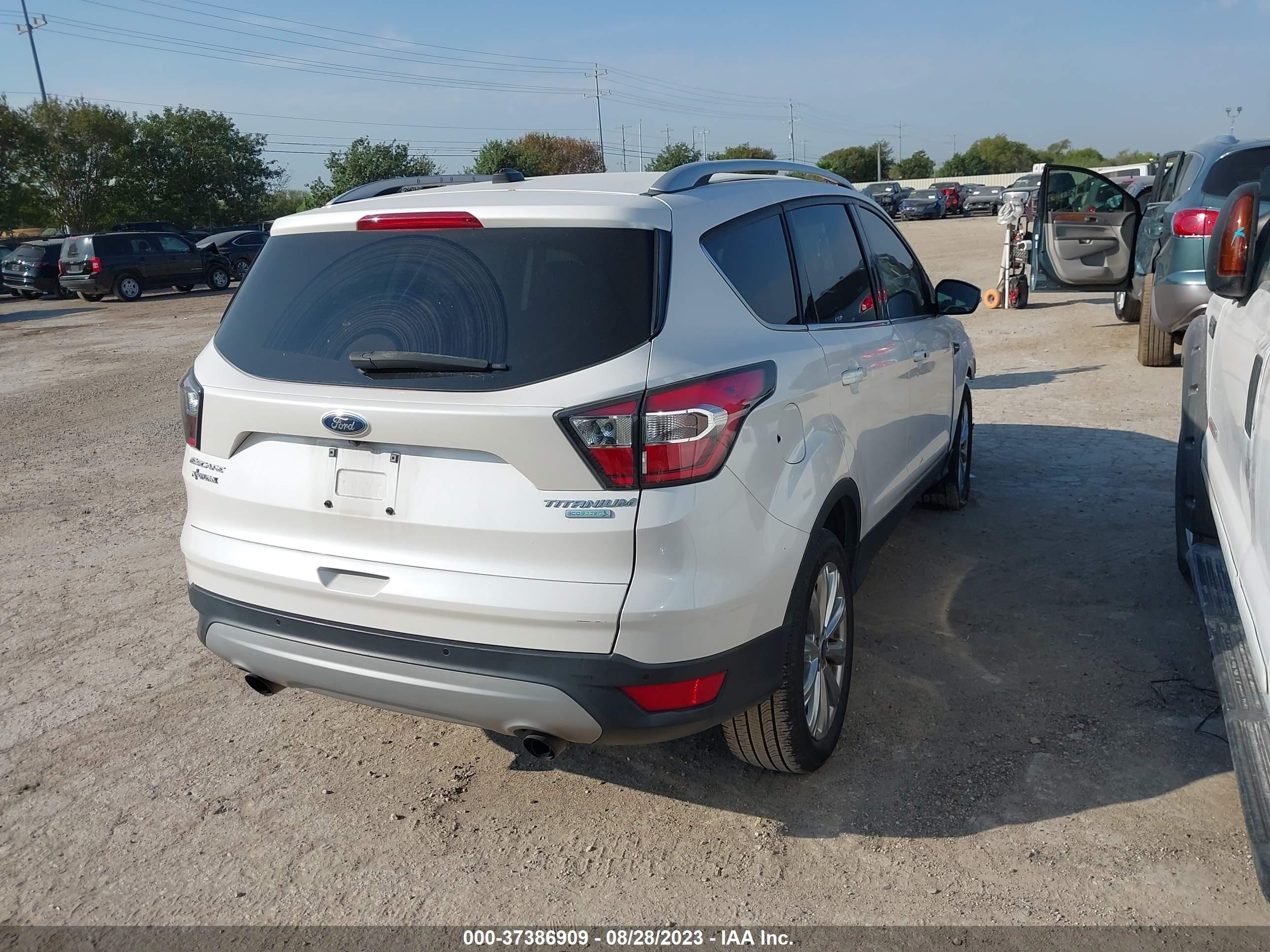 Photo 3 VIN: 1FMCU0JD5HUA22062 - FORD ESCAPE 