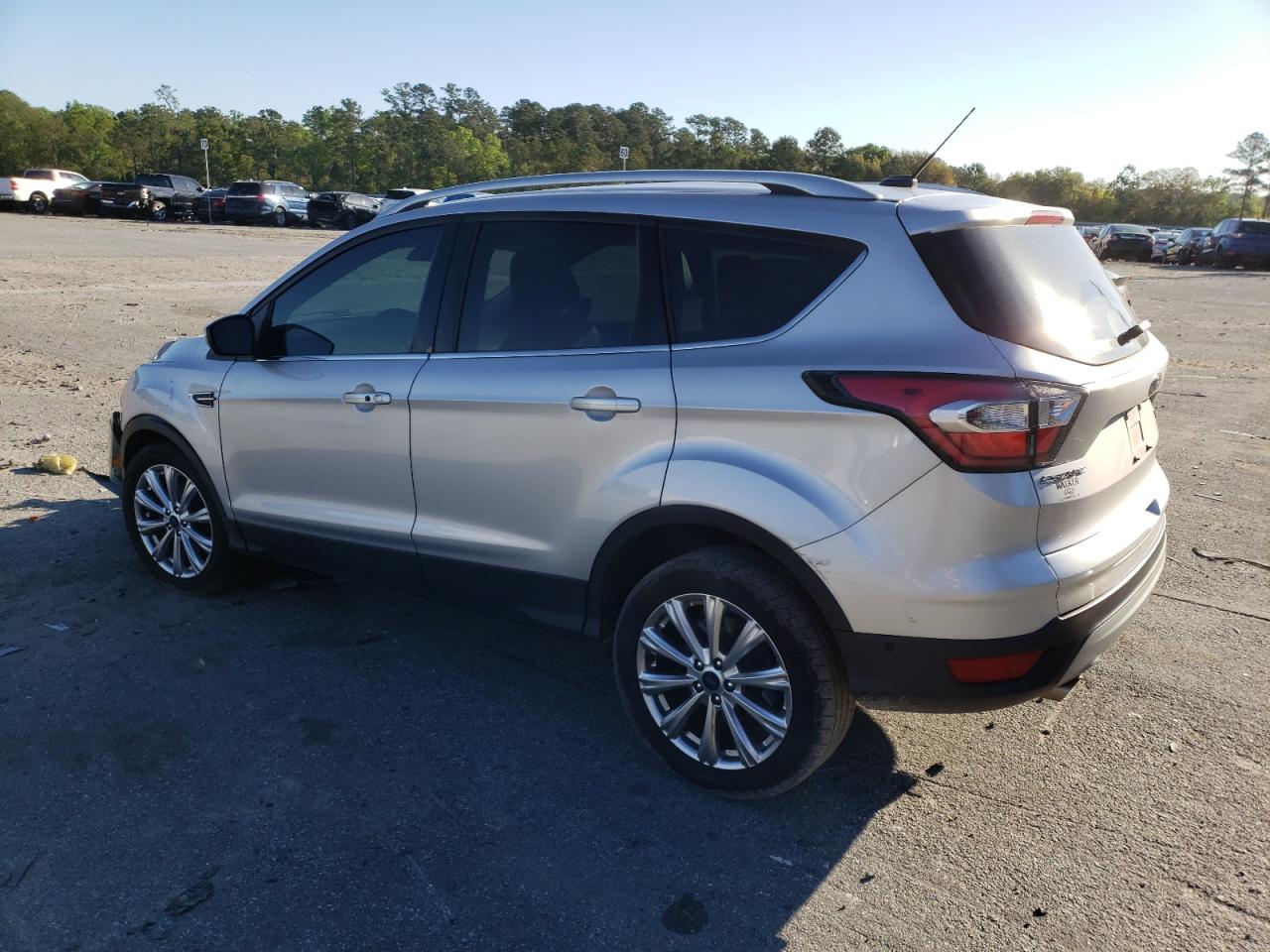 Photo 1 VIN: 1FMCU0JD5HUA57961 - FORD ESCAPE 