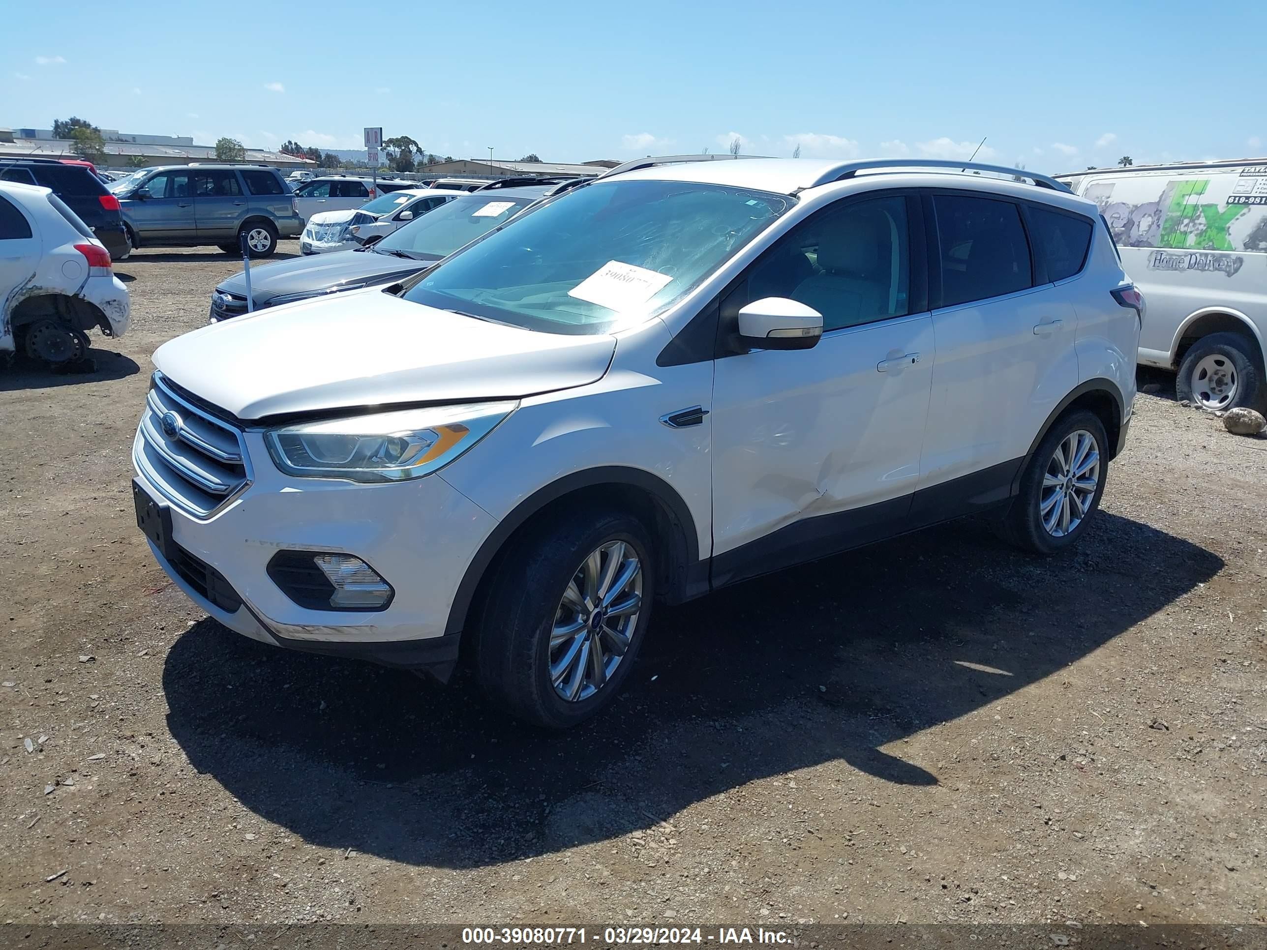 Photo 1 VIN: 1FMCU0JDXHUD85330 - FORD ESCAPE 