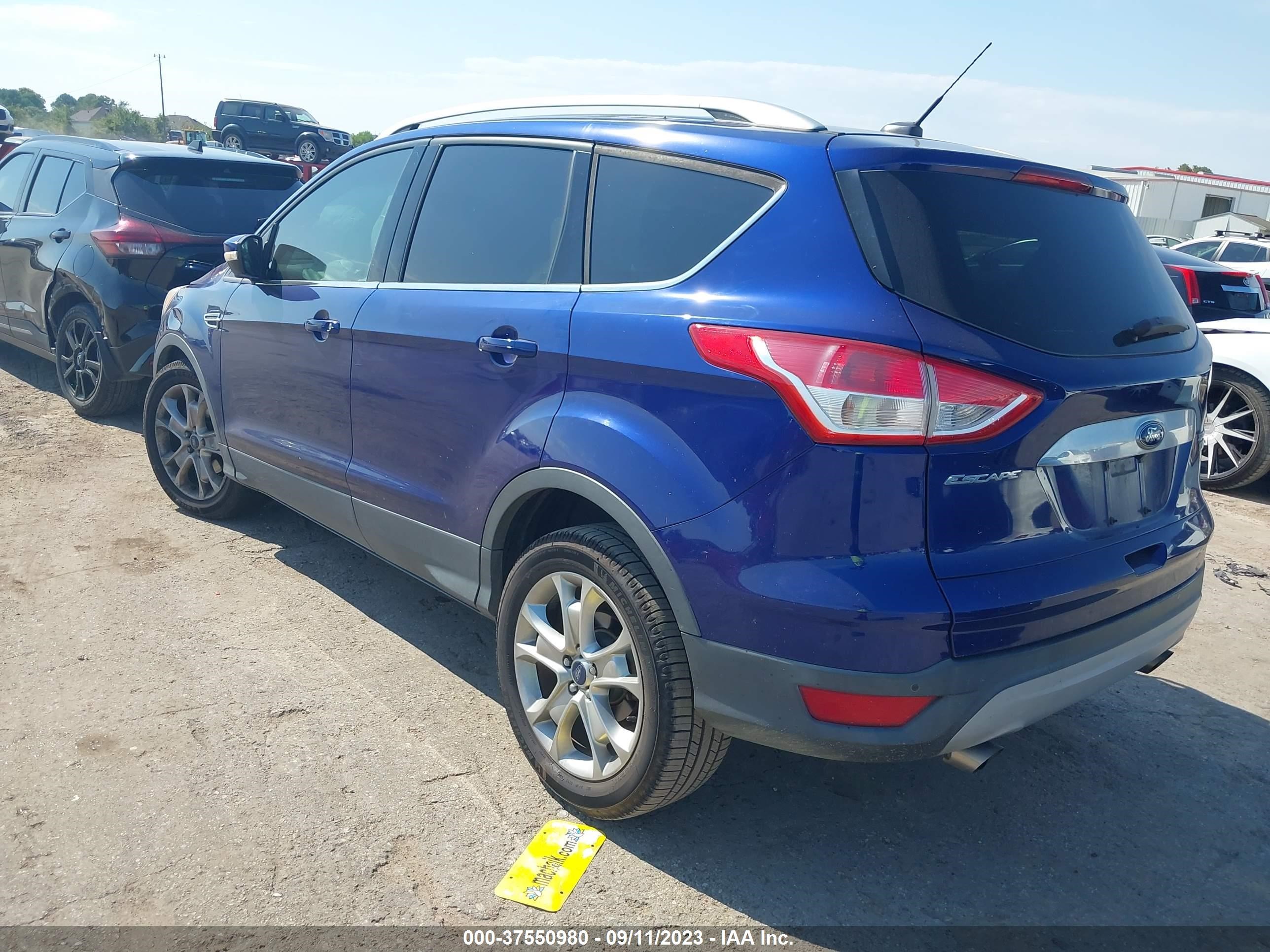 Photo 2 VIN: 1FMCU0JX1FUA61271 - FORD ESCAPE 