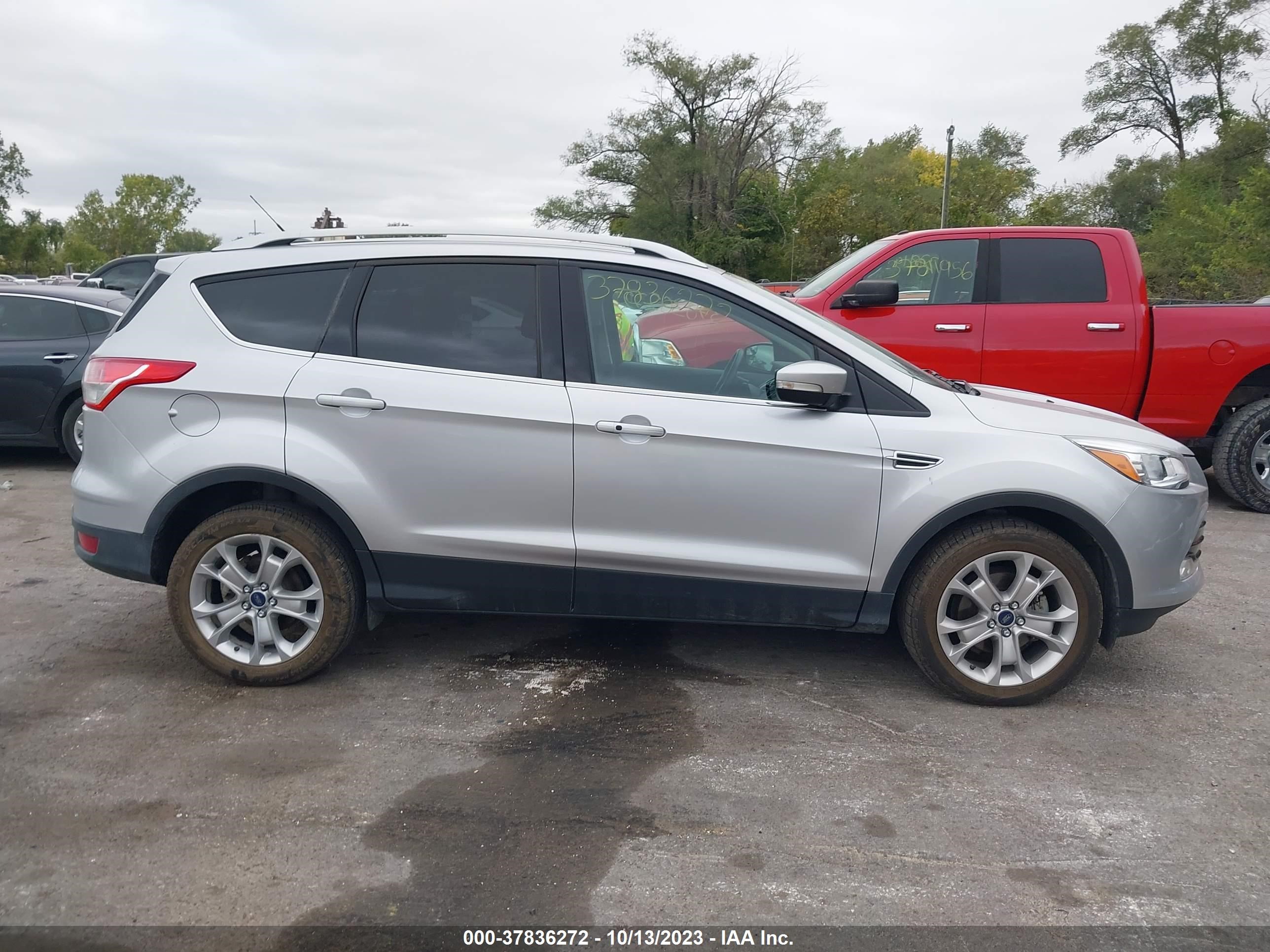 Photo 12 VIN: 1FMCU0JX5GUC78890 - FORD ESCAPE 