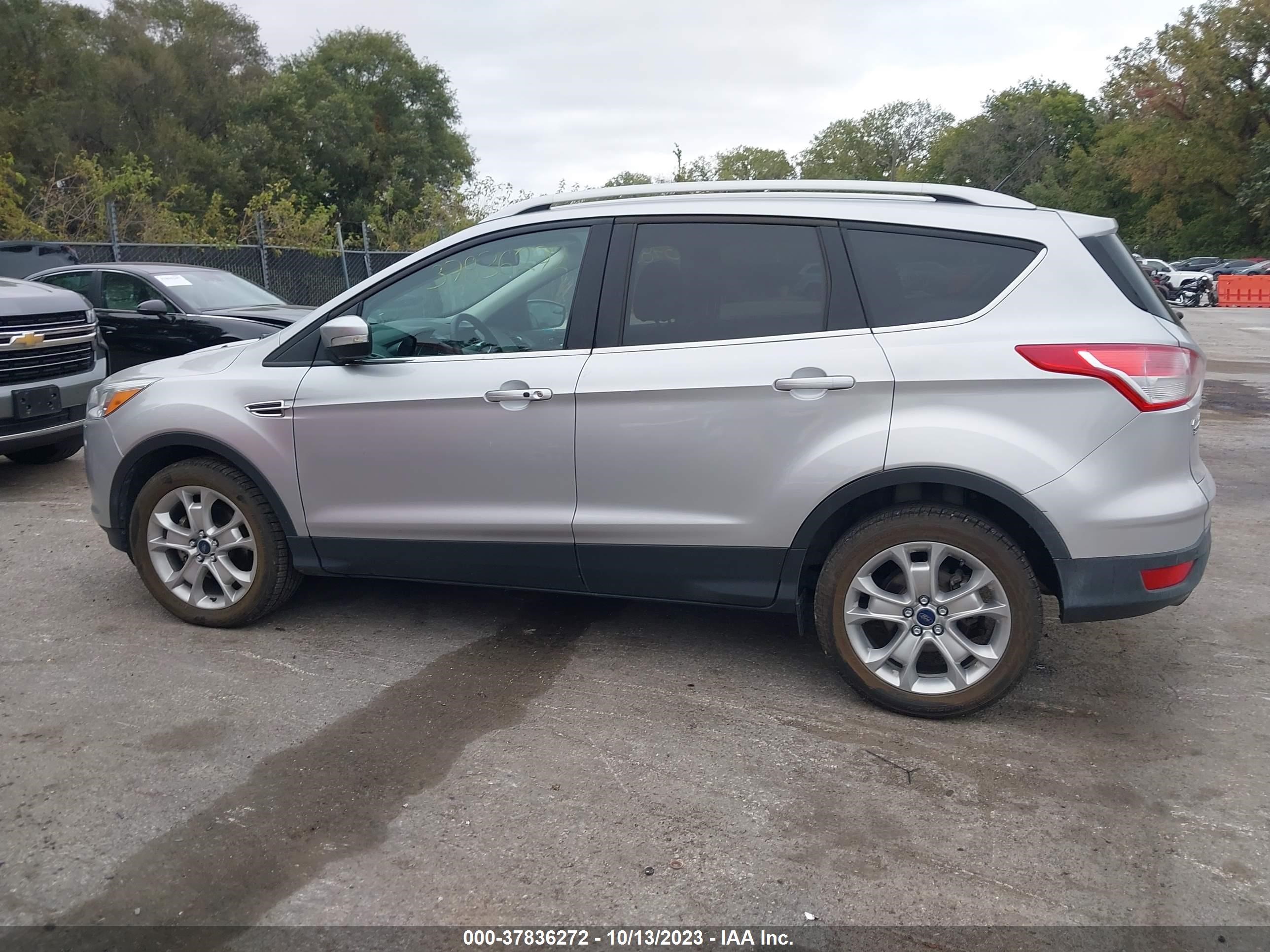 Photo 13 VIN: 1FMCU0JX5GUC78890 - FORD ESCAPE 