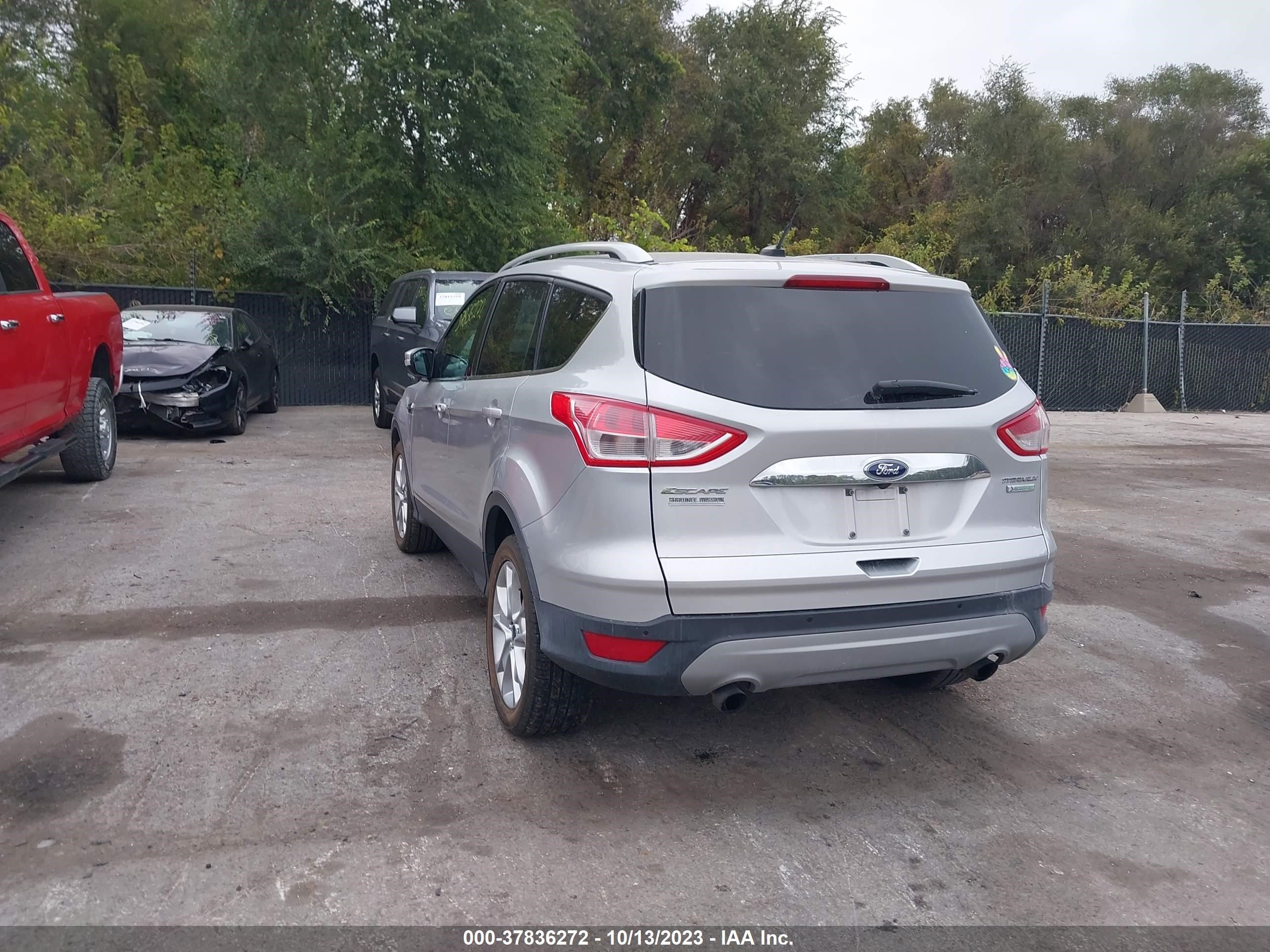 Photo 2 VIN: 1FMCU0JX5GUC78890 - FORD ESCAPE 