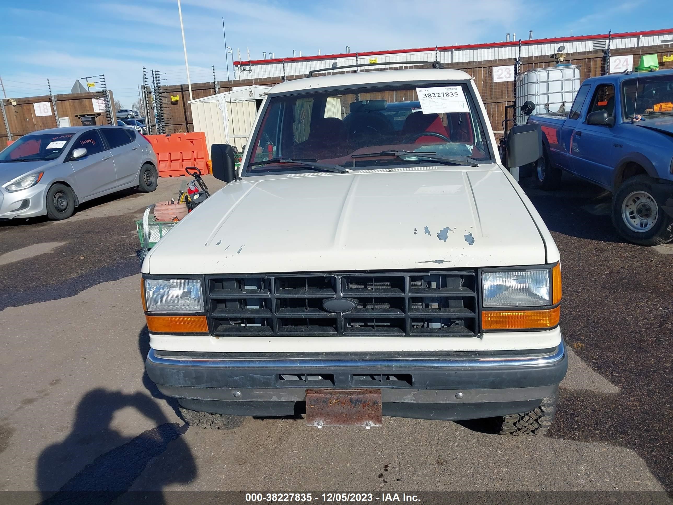 Photo 11 VIN: 1FMCU14T1LUA46294 - FORD BRONCO-II 