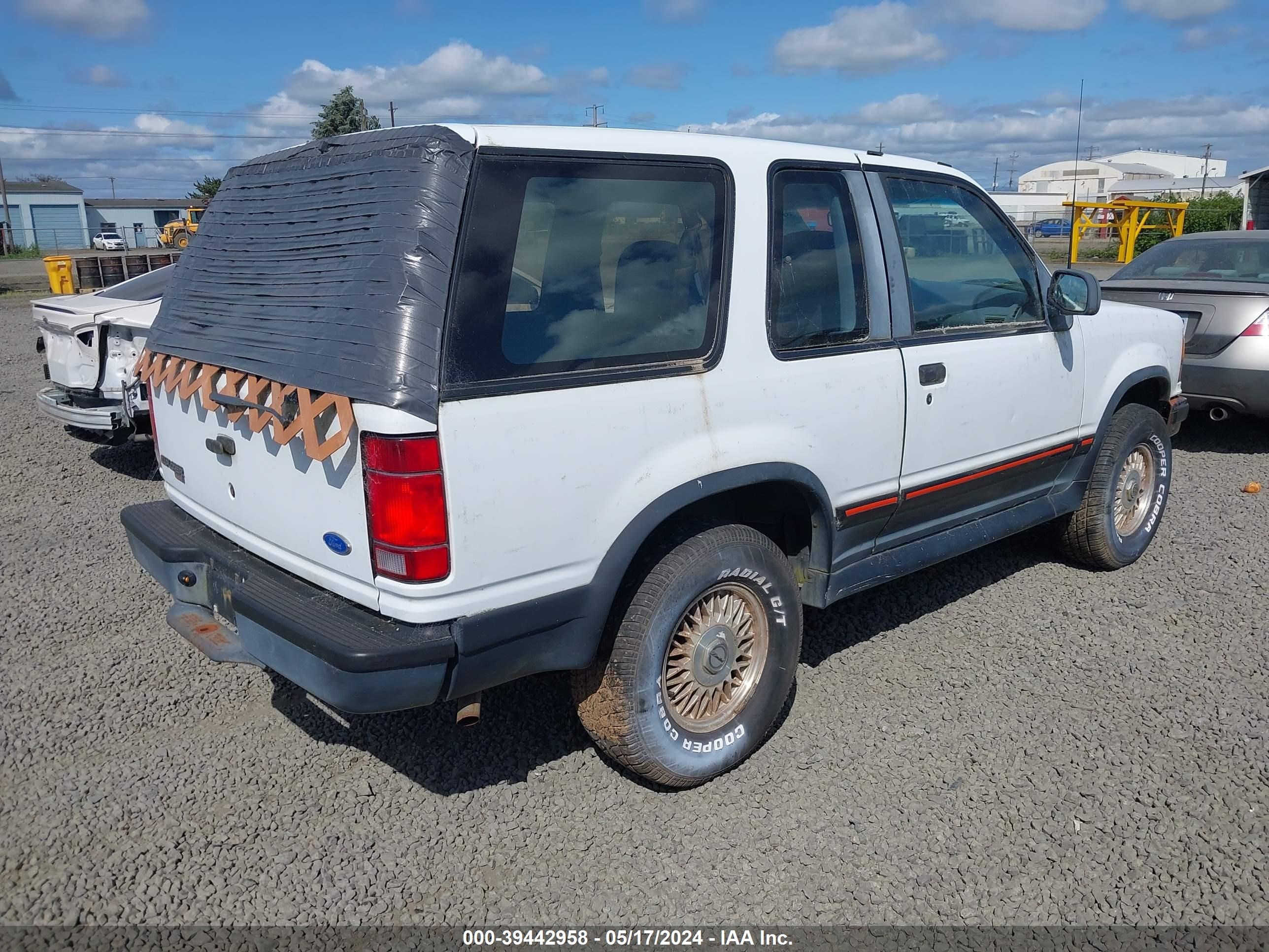 Photo 3 VIN: 1FMCU24XXPUB57487 - FORD EXPLORER 