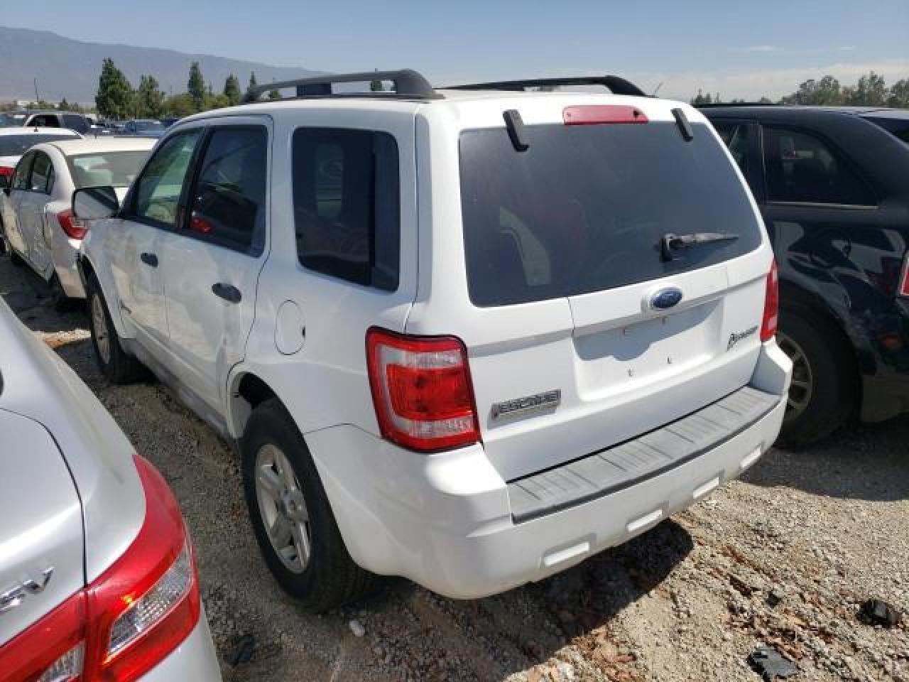 Photo 2 VIN: 1FMCU49369KB39472 - FORD ESCAPE 