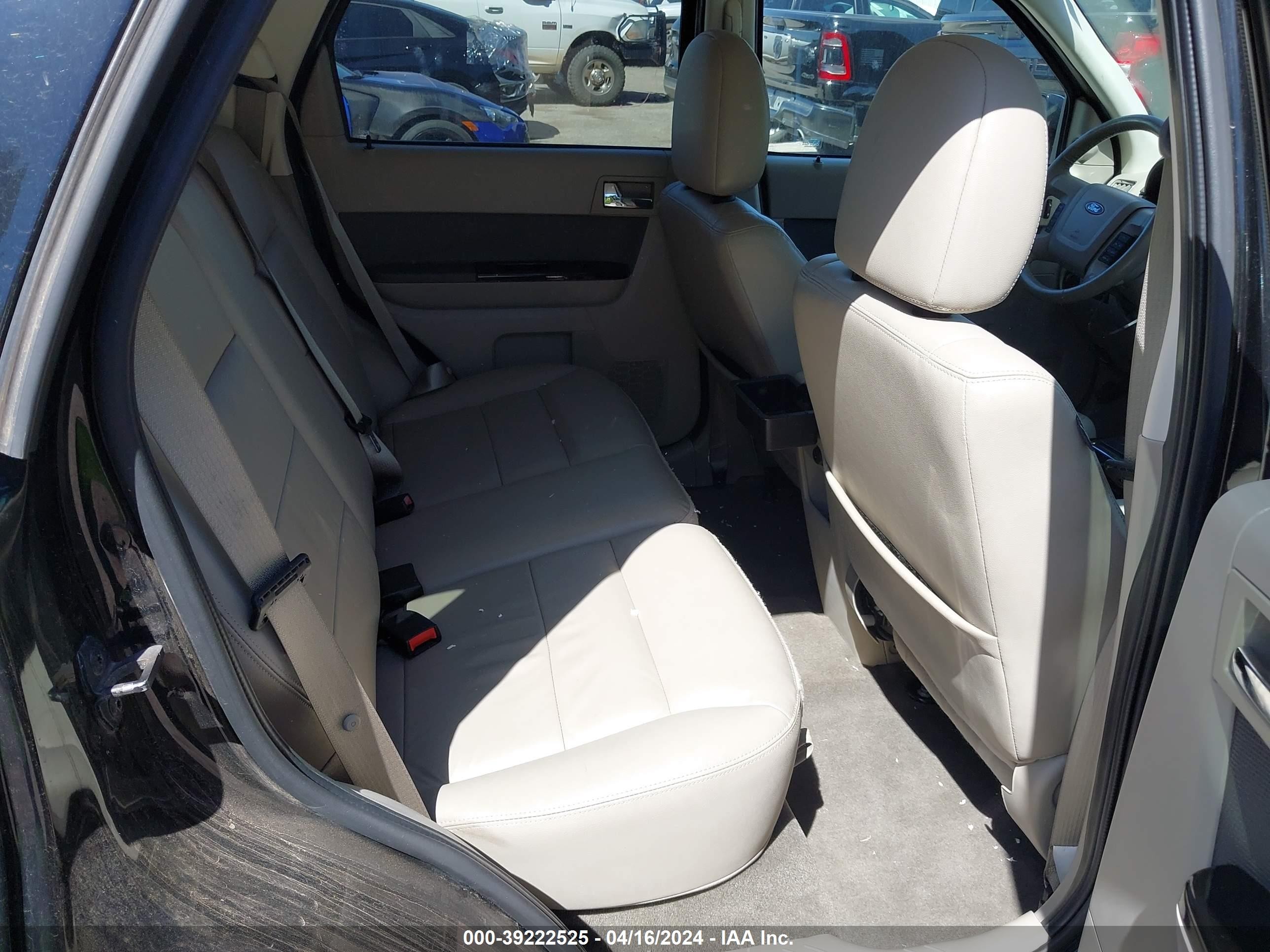 Photo 7 VIN: 1FMCU49379KA88984 - FORD ESCAPE 