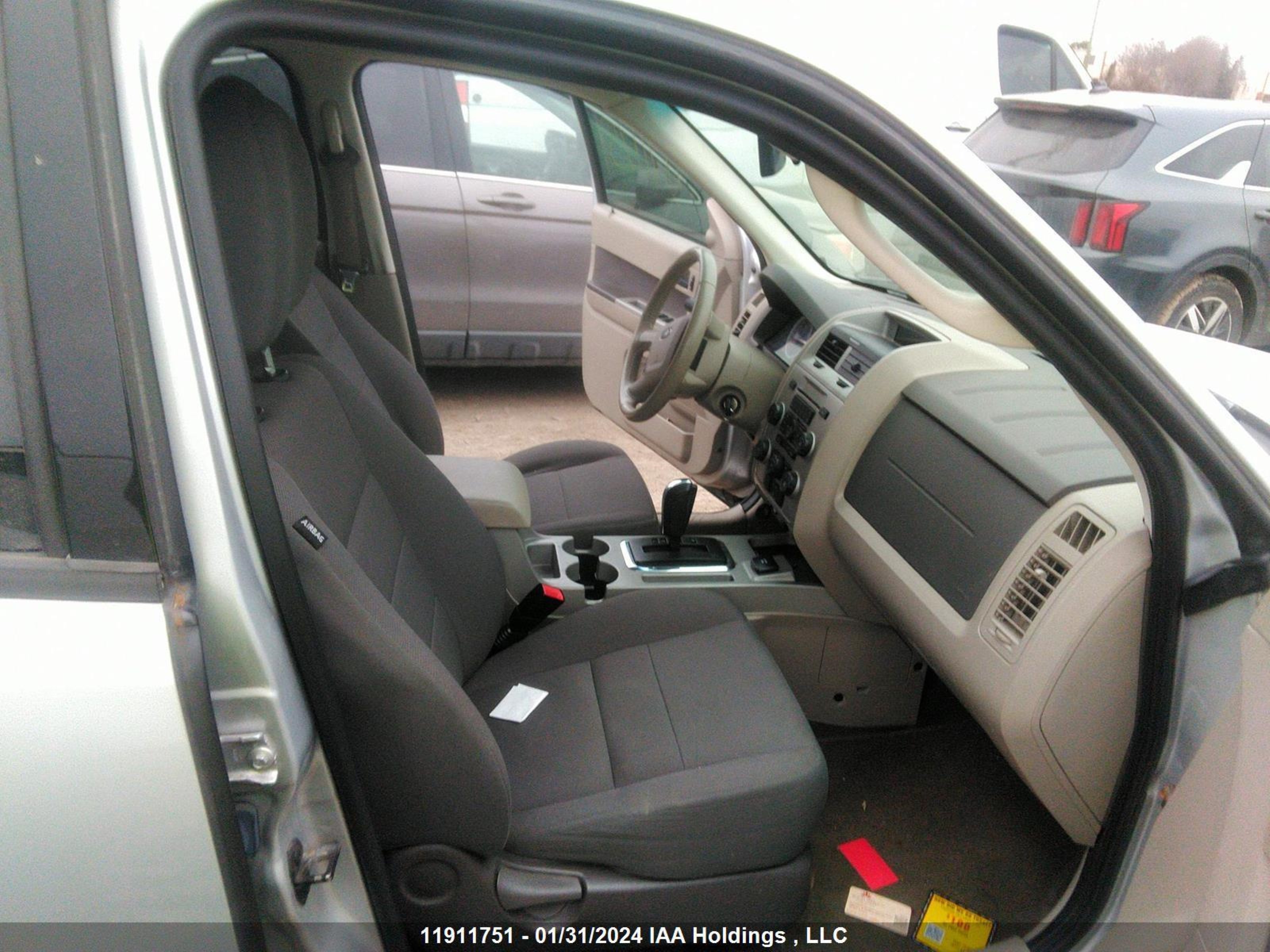 Photo 4 VIN: 1FMCU49389KD09010 - FORD ESCAPE 