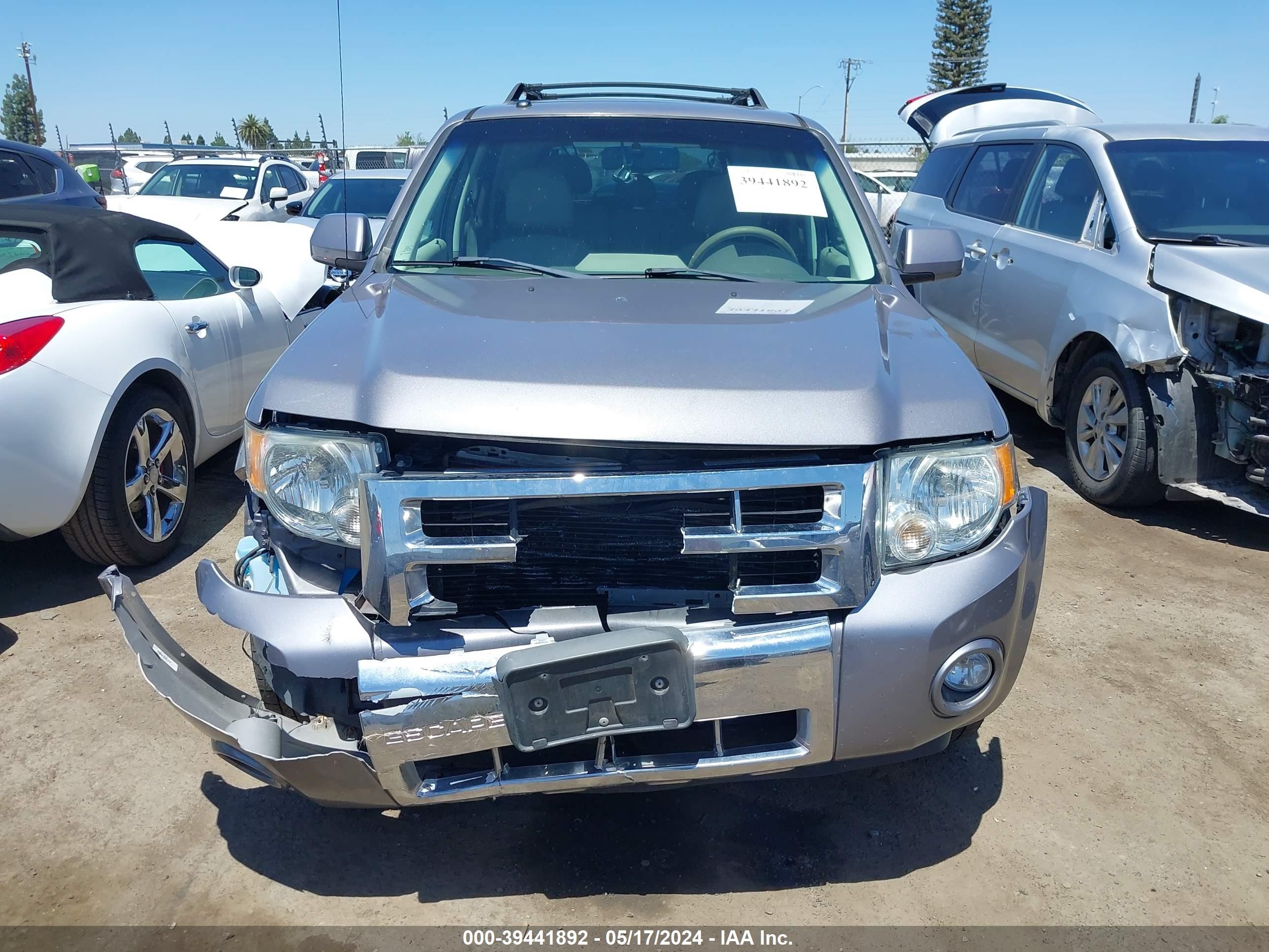 Photo 11 VIN: 1FMCU49H48KA94543 - FORD ESCAPE 