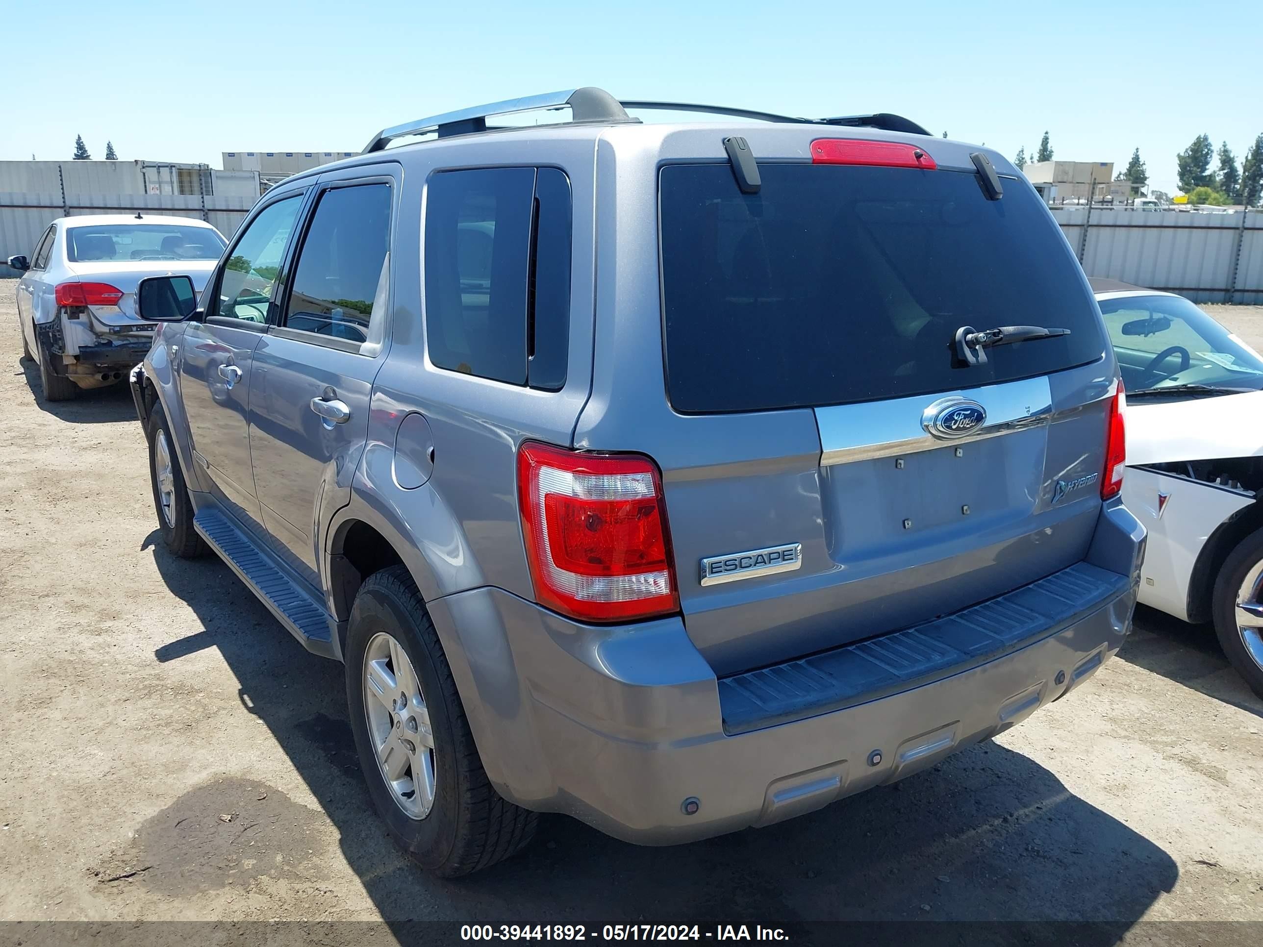 Photo 2 VIN: 1FMCU49H48KA94543 - FORD ESCAPE 