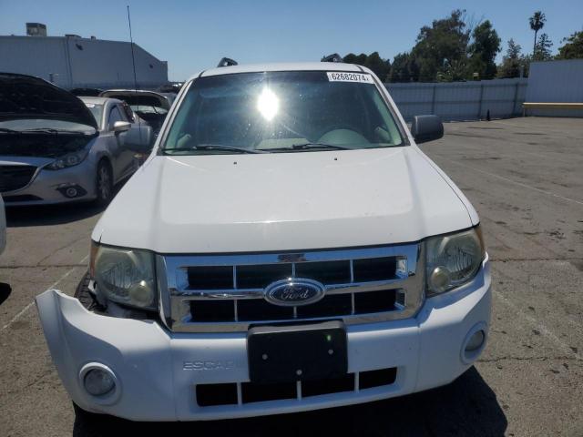 Photo 4 VIN: 1FMCU49H68KE45453 - FORD ESCAPE 