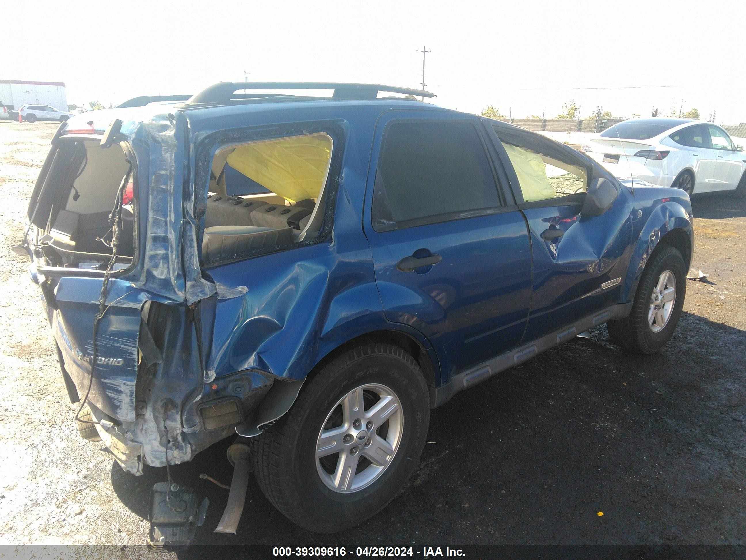 Photo 3 VIN: 1FMCU49HX8KA20849 - FORD ESCAPE 