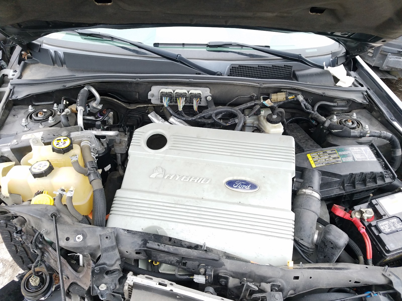 Photo 6 VIN: 1FMCU49HX8KB15511 - FORD ESCAPE HEV 