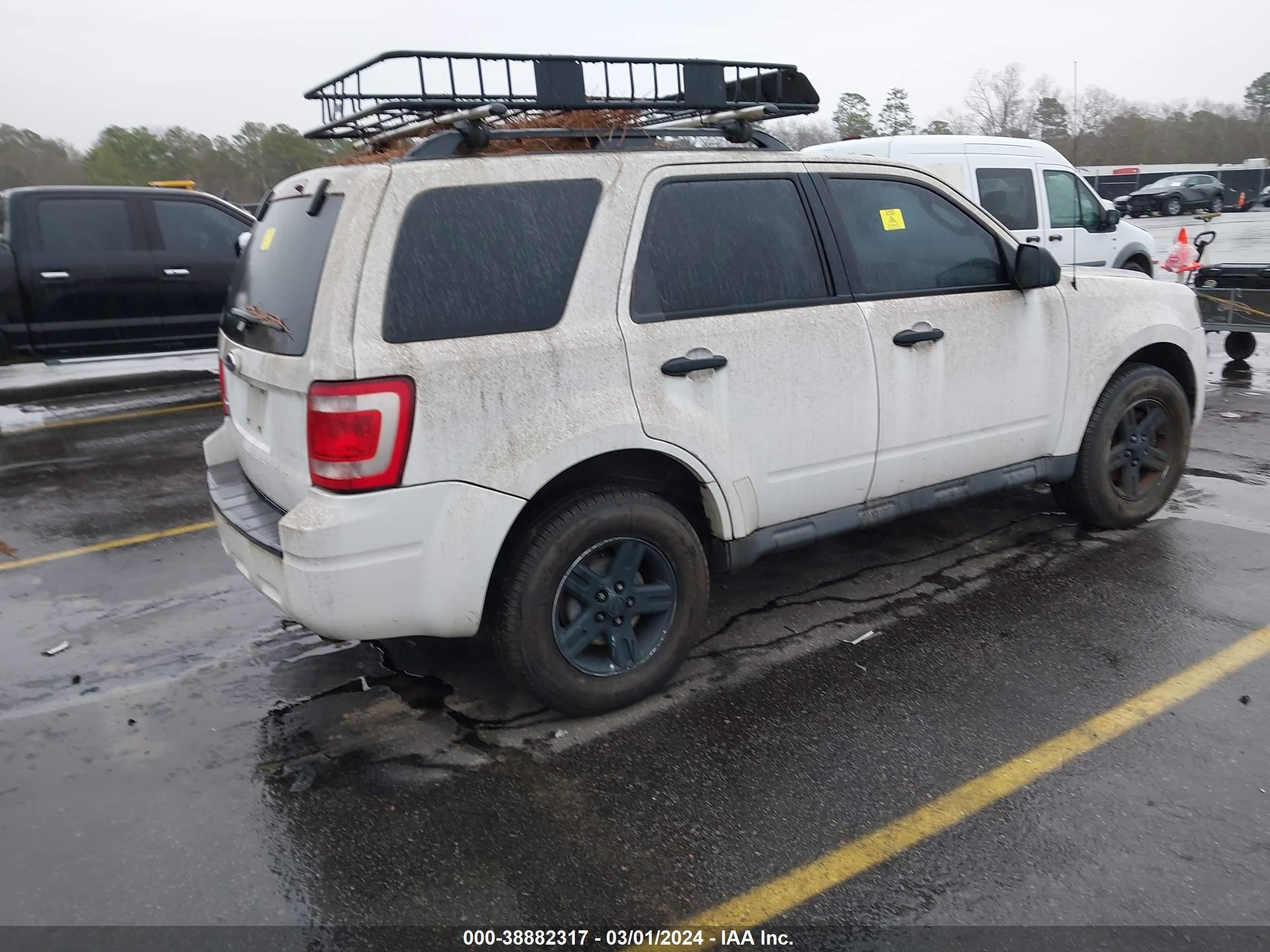 Photo 3 VIN: 1FMCU59309KA25201 - FORD ESCAPE 