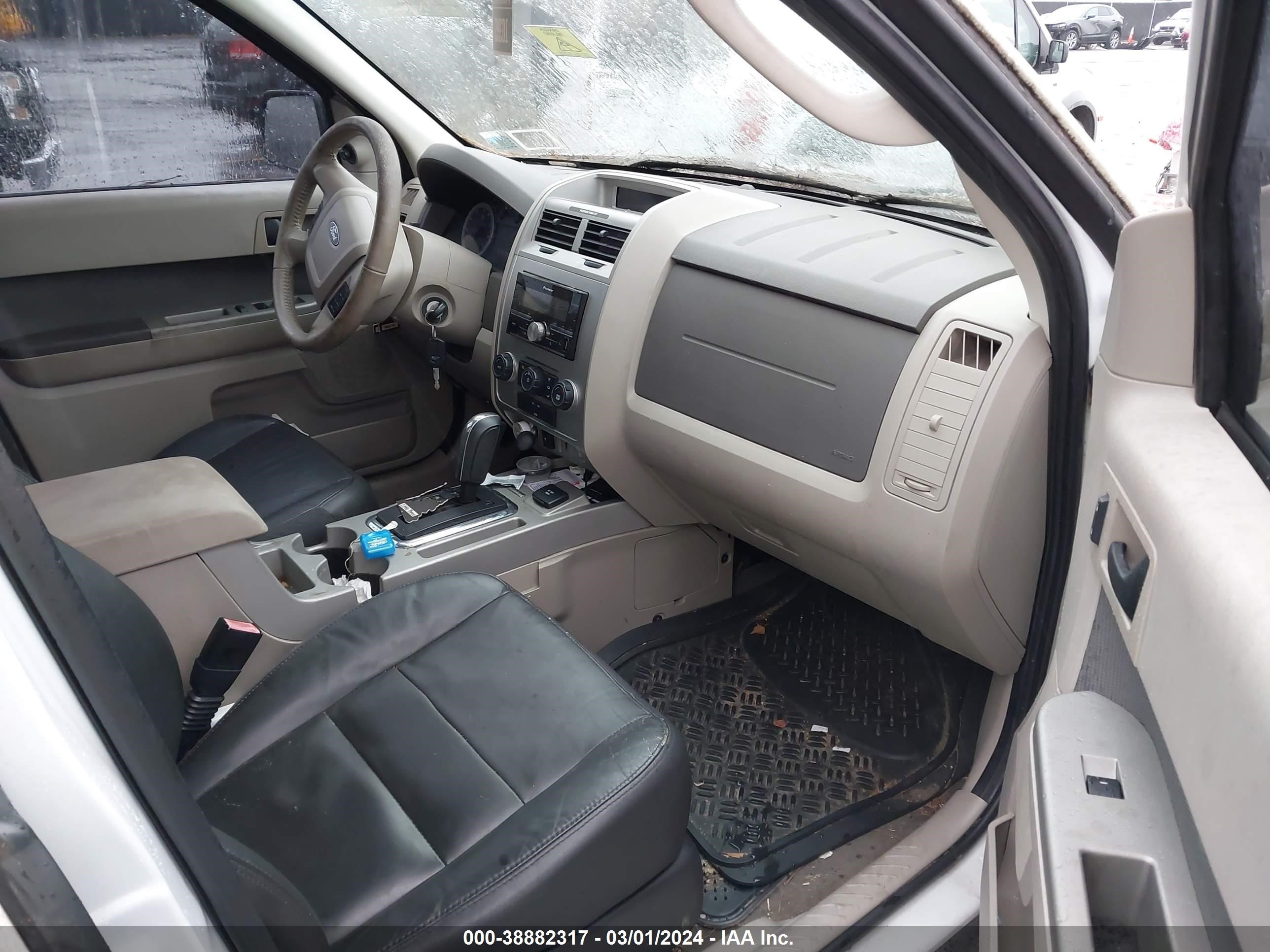 Photo 4 VIN: 1FMCU59309KA25201 - FORD ESCAPE 