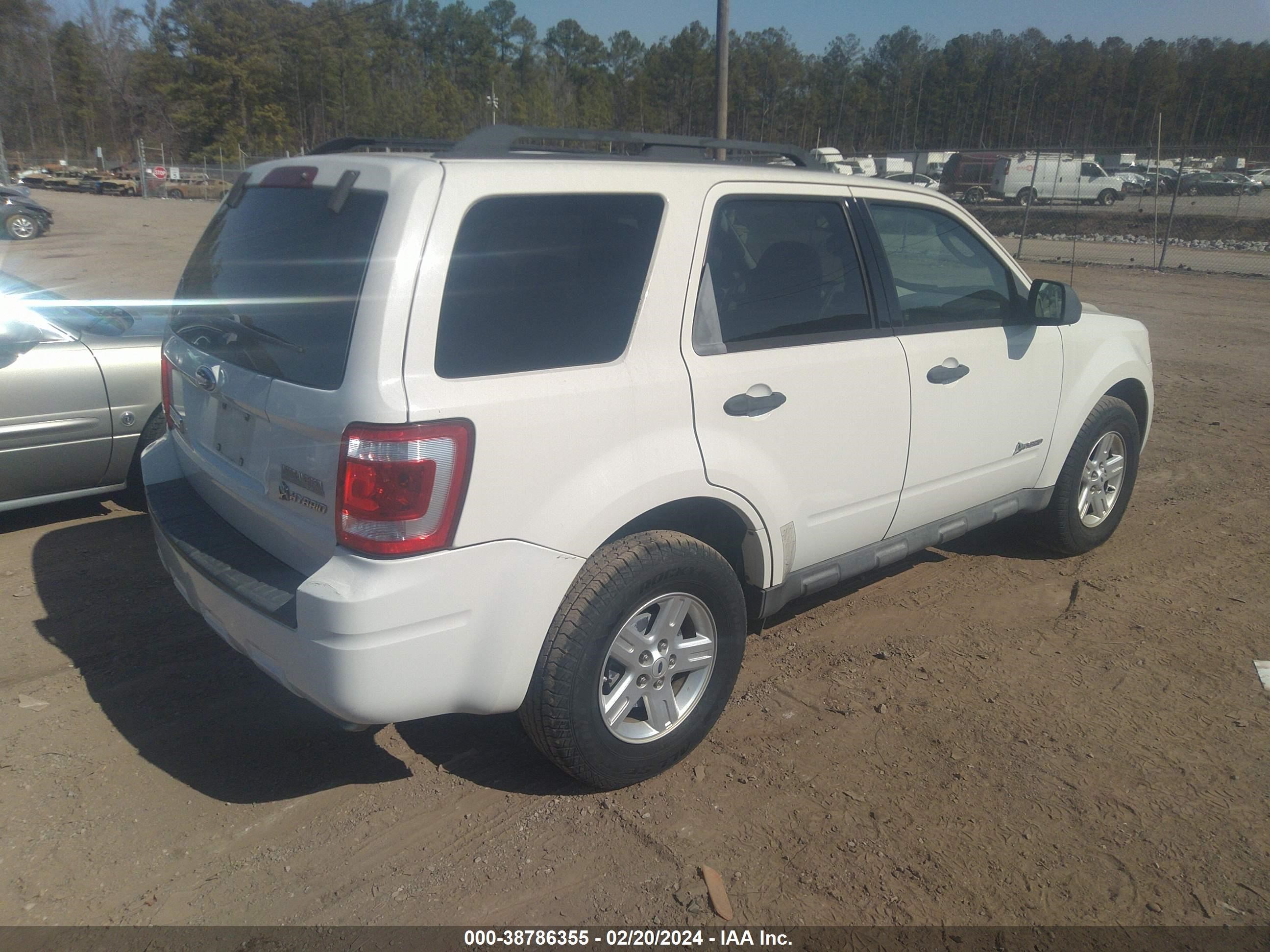 Photo 3 VIN: 1FMCU59309KA71207 - FORD ESCAPE 