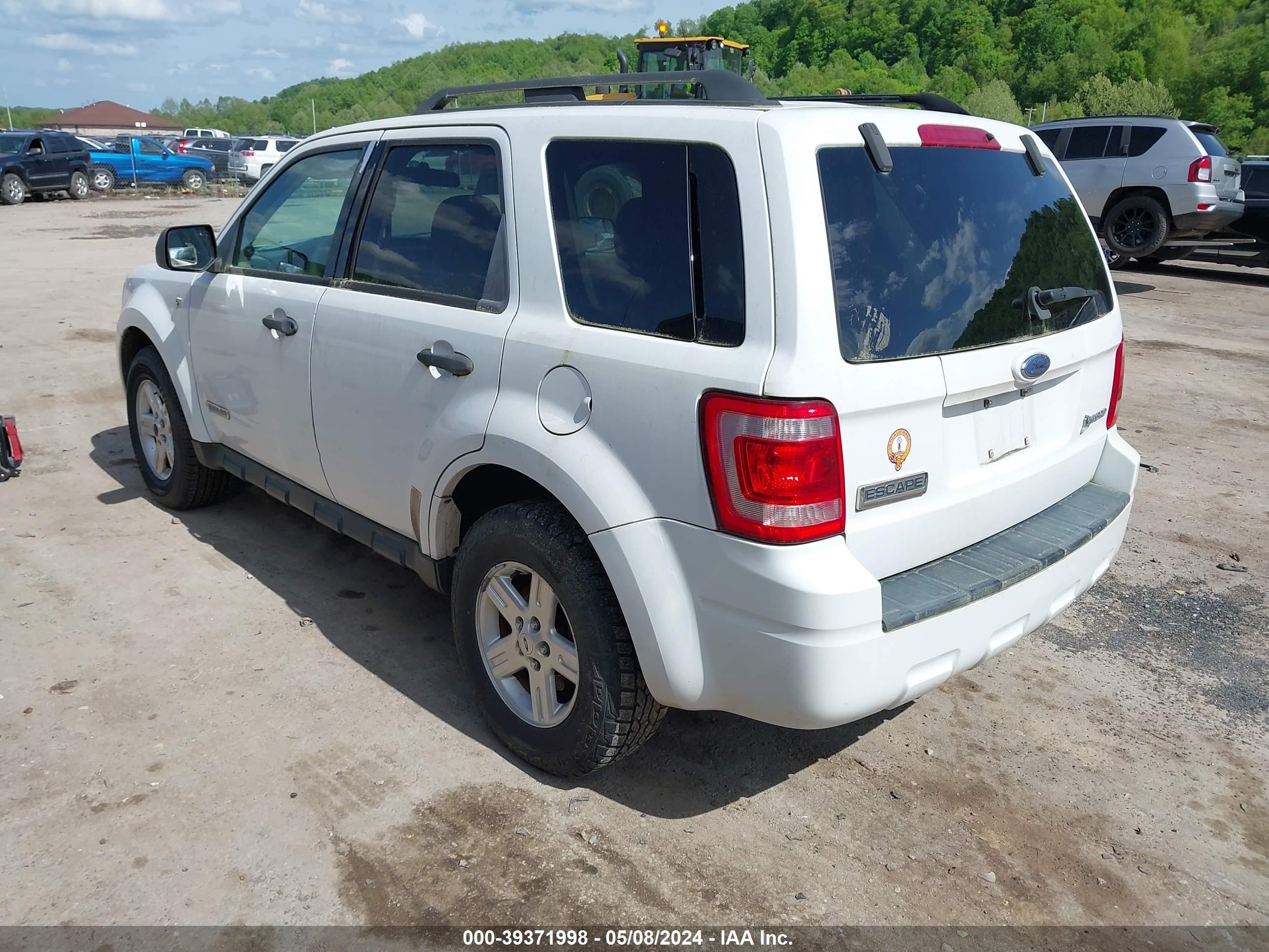 Photo 2 VIN: 1FMCU59H48KA24370 - FORD ESCAPE 