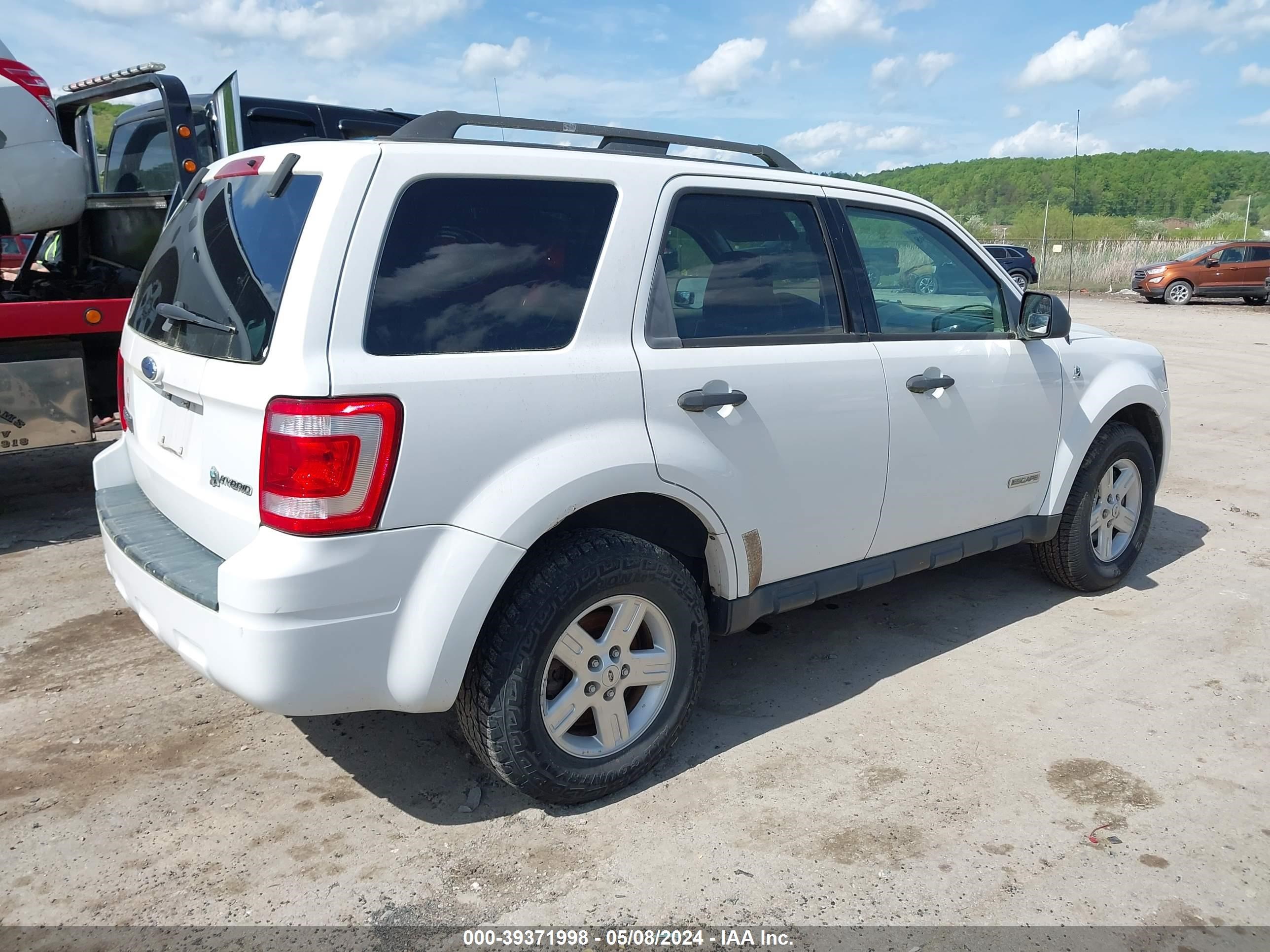 Photo 3 VIN: 1FMCU59H48KA24370 - FORD ESCAPE 