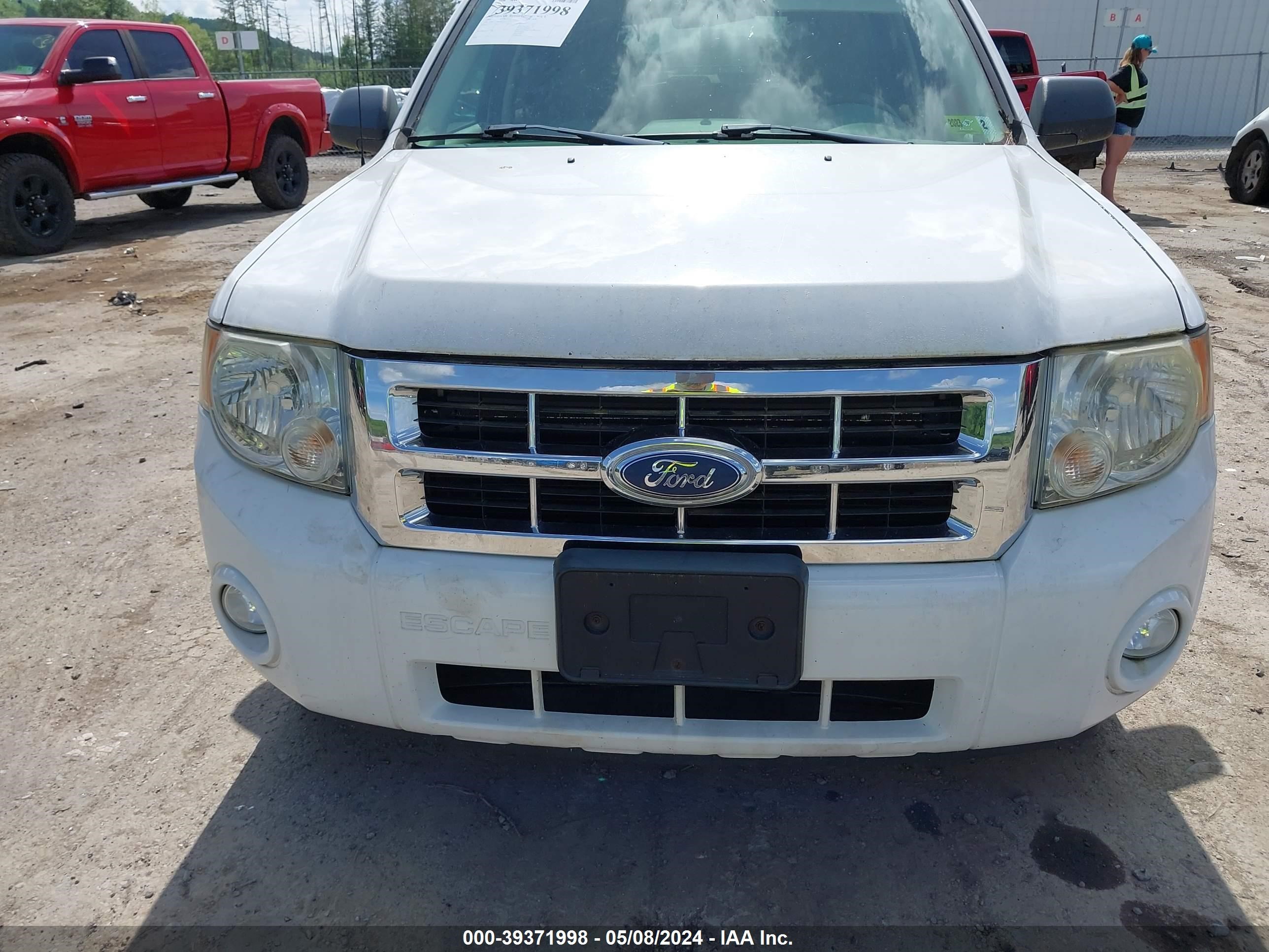 Photo 5 VIN: 1FMCU59H48KA24370 - FORD ESCAPE 