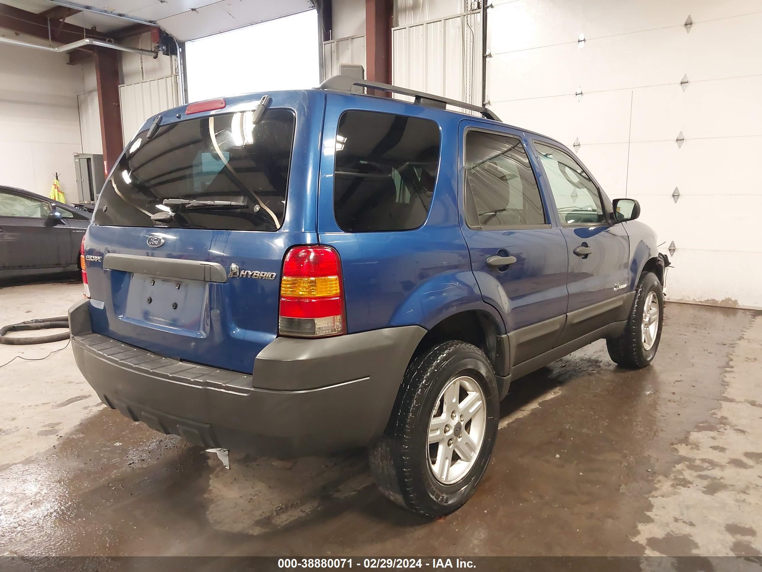 Photo 3 VIN: 1FMCU59H77KC08121 - FORD ESCAPE 