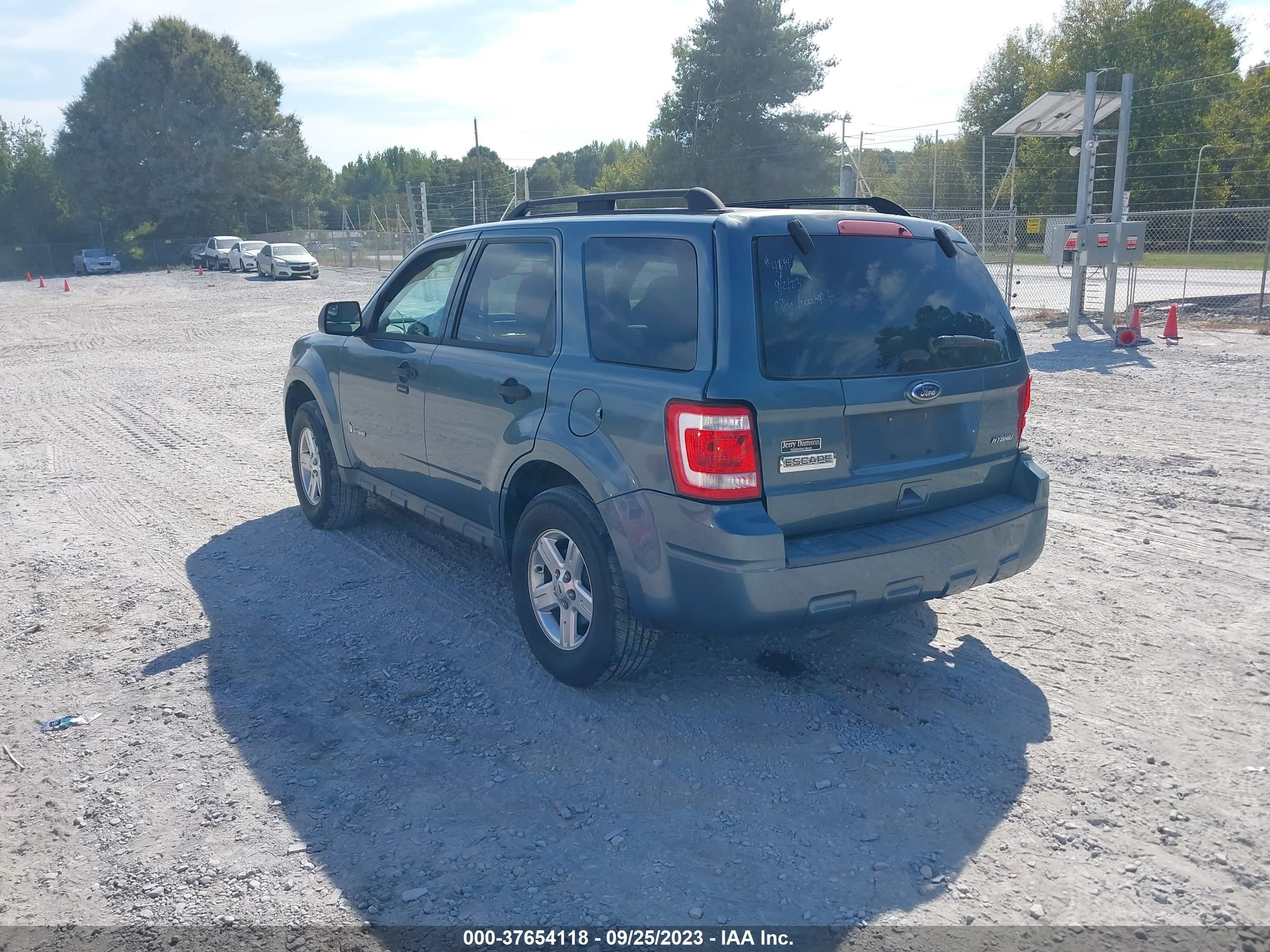 Photo 2 VIN: 1FMCU5K37BKB75564 - FORD ESCAPE 