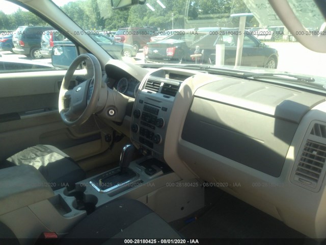 Photo 4 VIN: 1FMCU5K38AKB91383 - FORD ESCAPE 