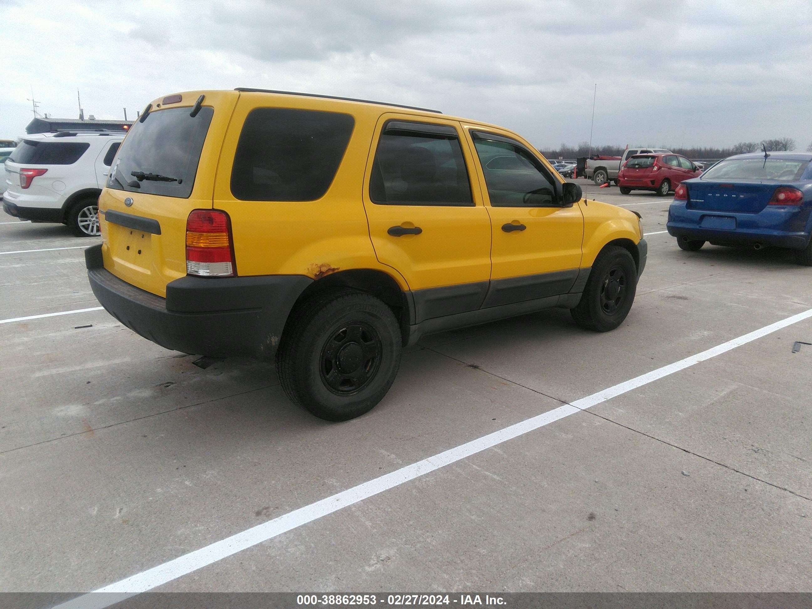 Photo 3 VIN: 1FMCU92103KD10911 - FORD ESCAPE 