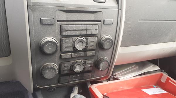 Photo 13 VIN: 1FMCU92118KB02625 - FORD ESCAPE 