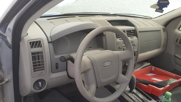 Photo 9 VIN: 1FMCU92118KB02625 - FORD ESCAPE 