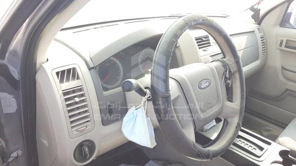 Photo 9 VIN: 1FMCU92118KE43006 - FORD ESCAPE 