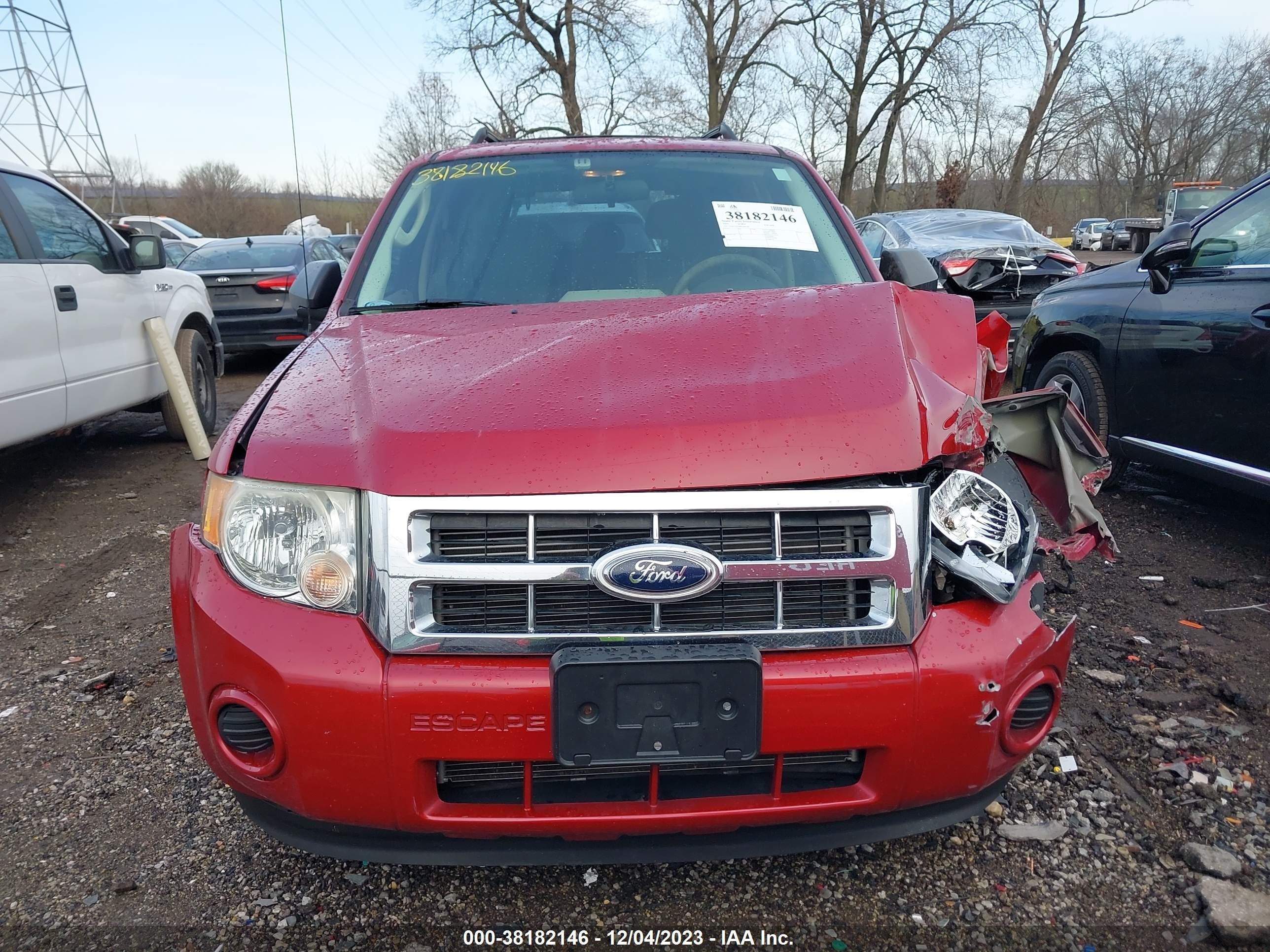 Photo 11 VIN: 1FMCU92749KB94738 - FORD ESCAPE 