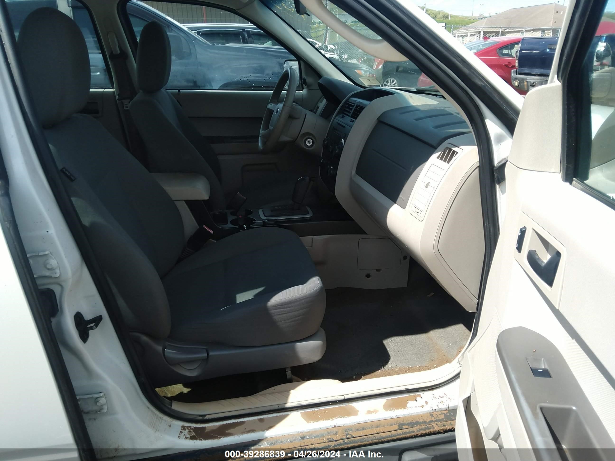 Photo 4 VIN: 1FMCU92789KB21016 - FORD ESCAPE 