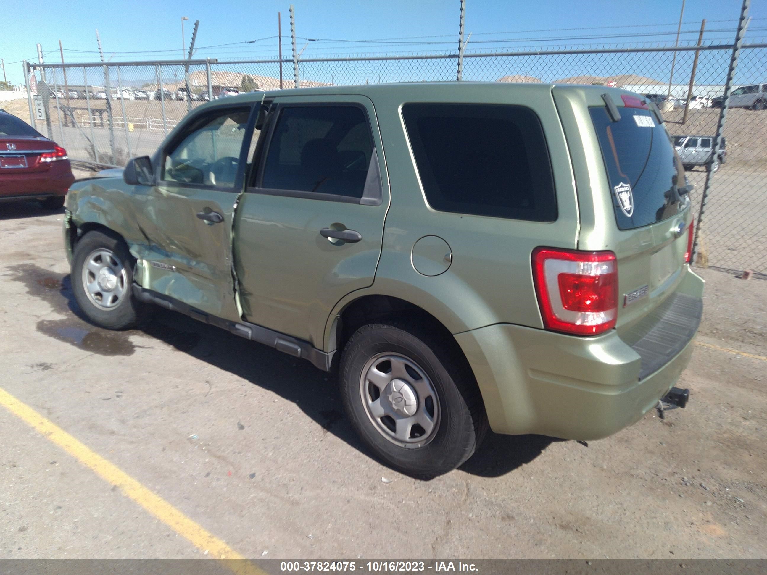 Photo 2 VIN: 1FMCU92Z38KE59102 - FORD ESCAPE 