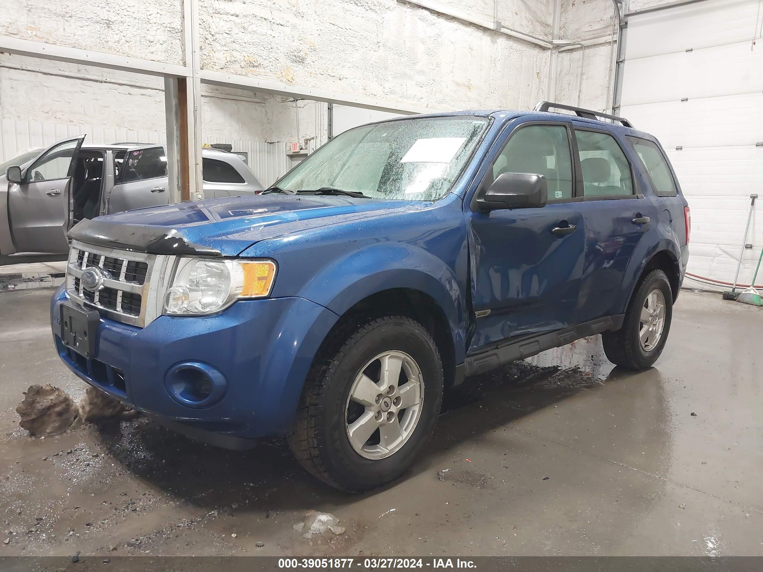 Photo 1 VIN: 1FMCU92Z68KD42615 - FORD ESCAPE 