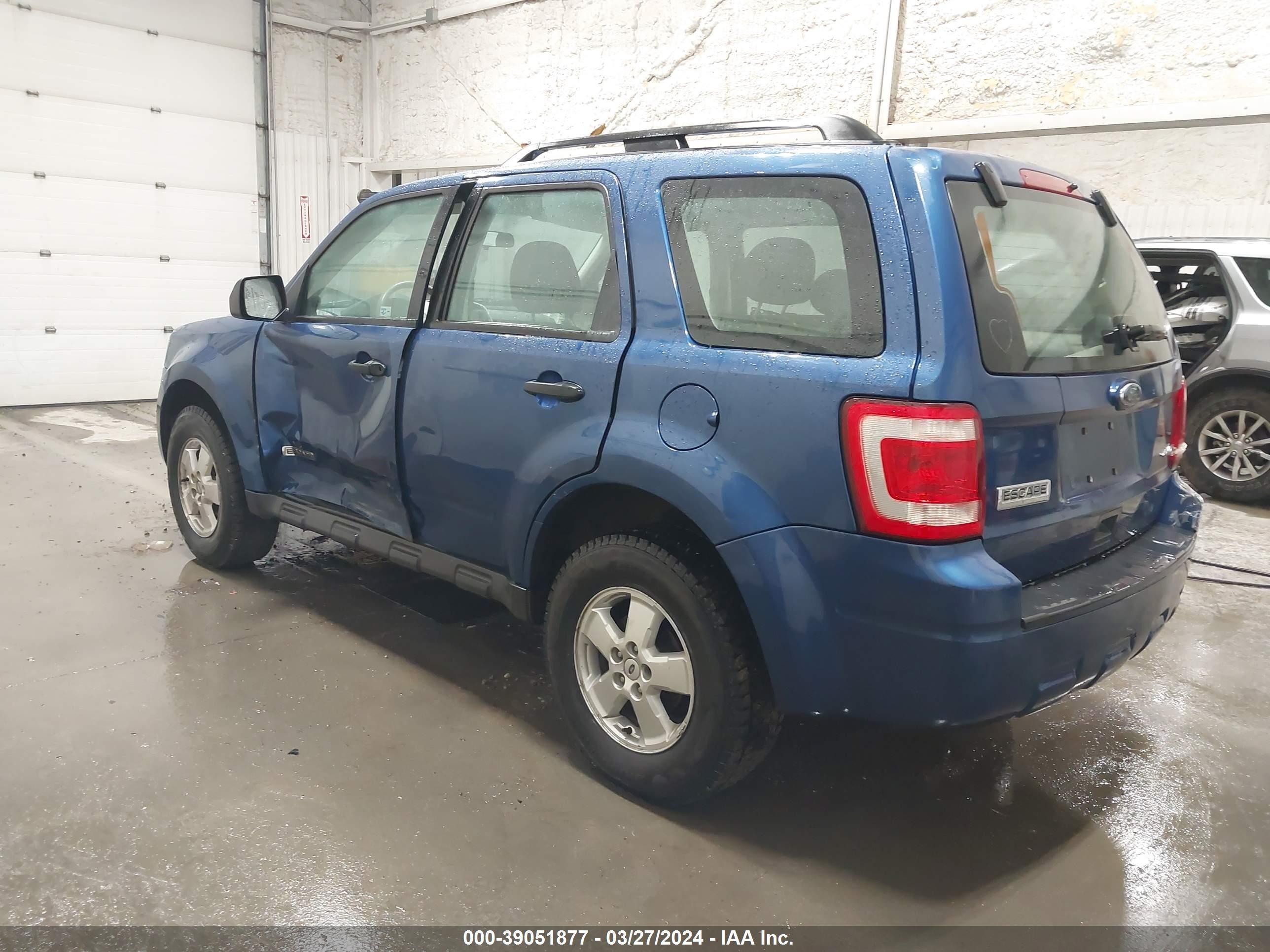 Photo 2 VIN: 1FMCU92Z68KD42615 - FORD ESCAPE 