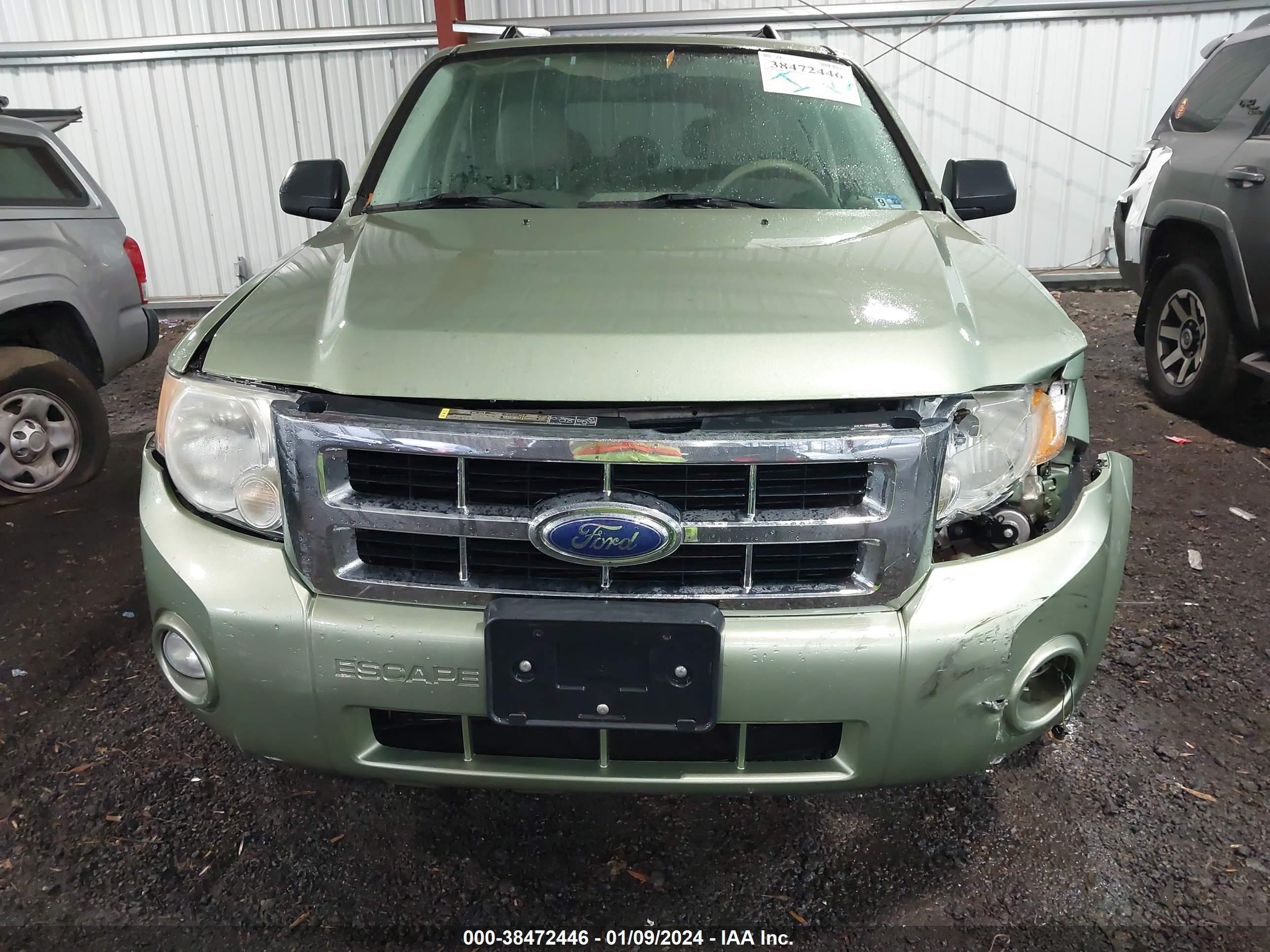 Photo 11 VIN: 1FMCU93108KB03506 - FORD ESCAPE 