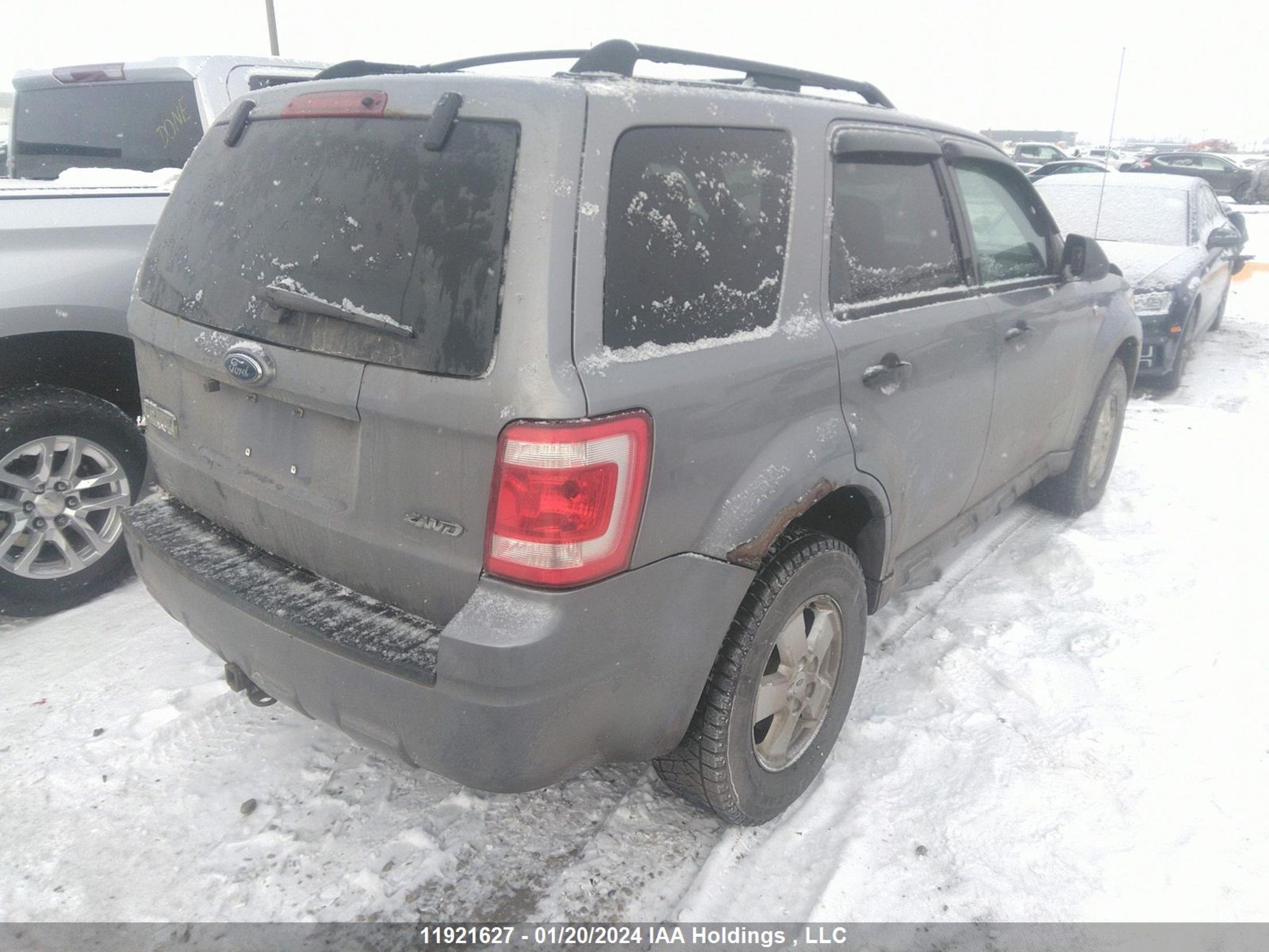 Photo 3 VIN: 1FMCU93108KD73237 - FORD ESCAPE 