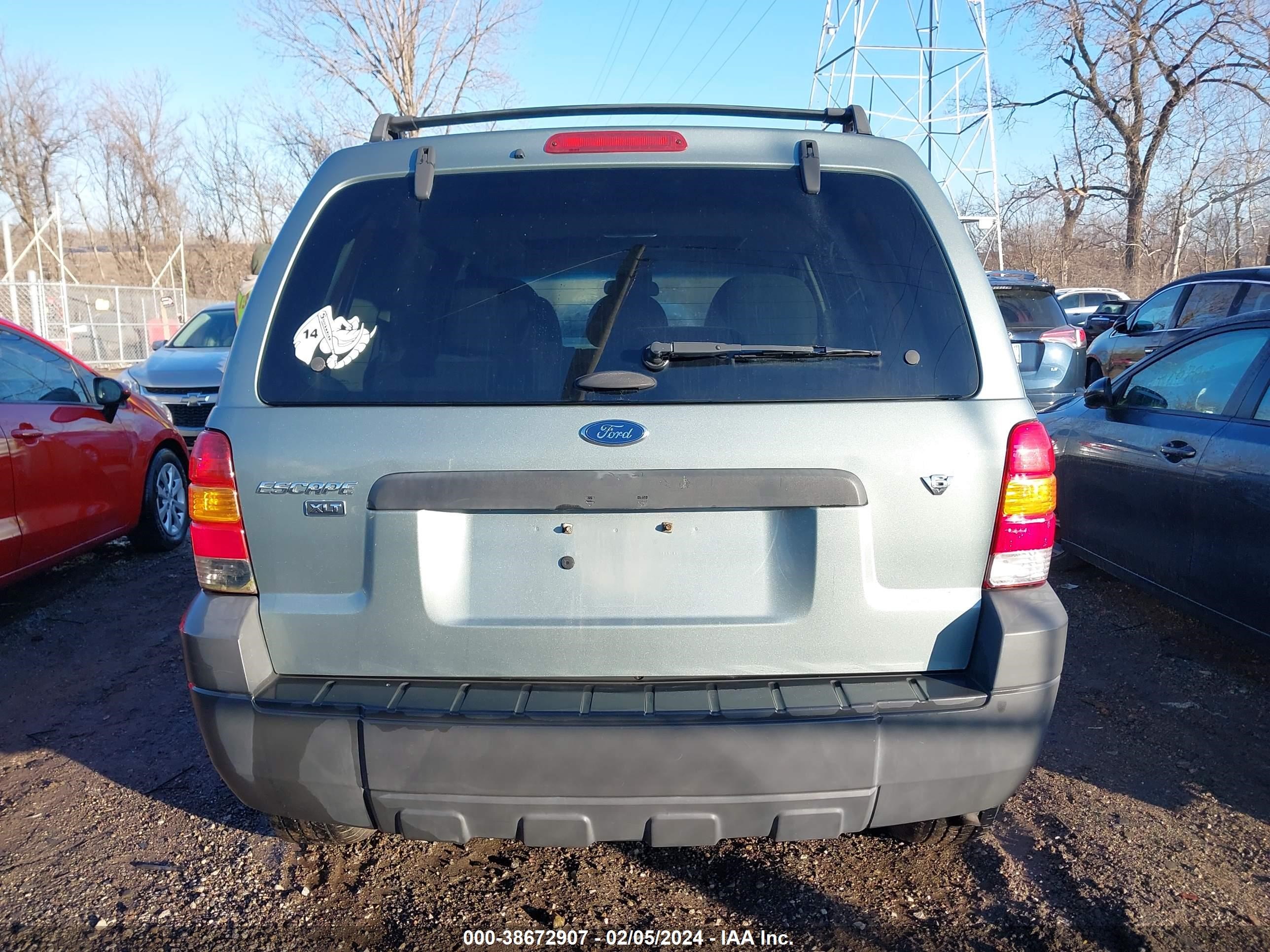 Photo 16 VIN: 1FMCU93115KB85564 - FORD ESCAPE 