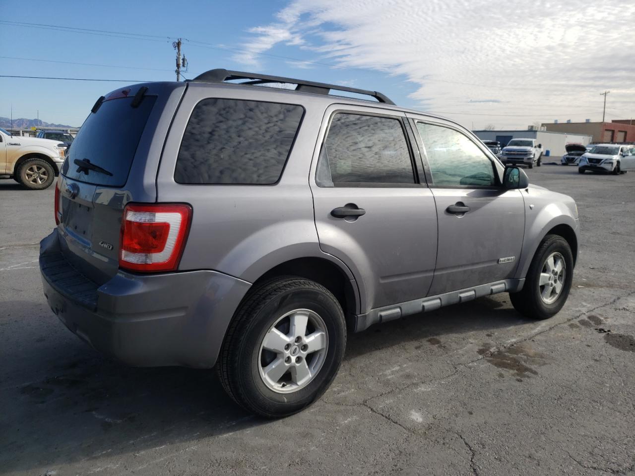 Photo 2 VIN: 1FMCU93118KE77705 - FORD ESCAPE 