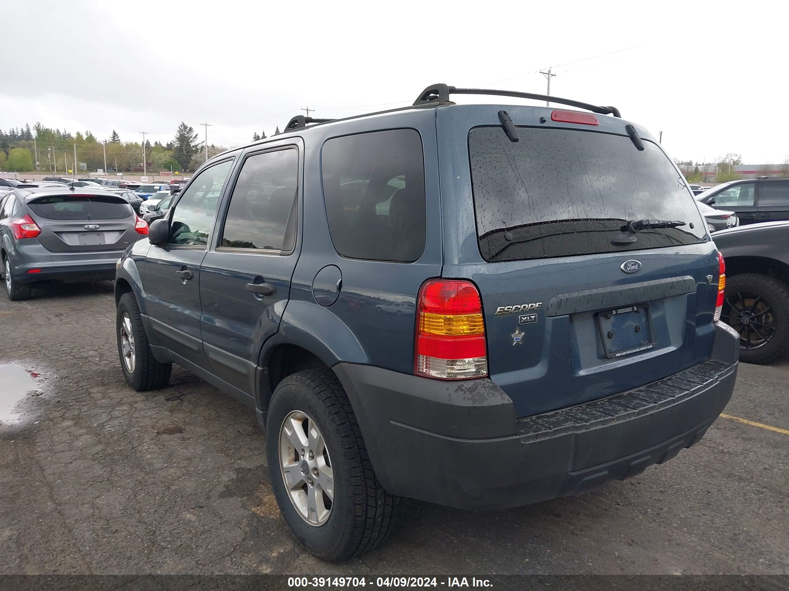 Photo 2 VIN: 1FMCU93126KA84955 - FORD ESCAPE 