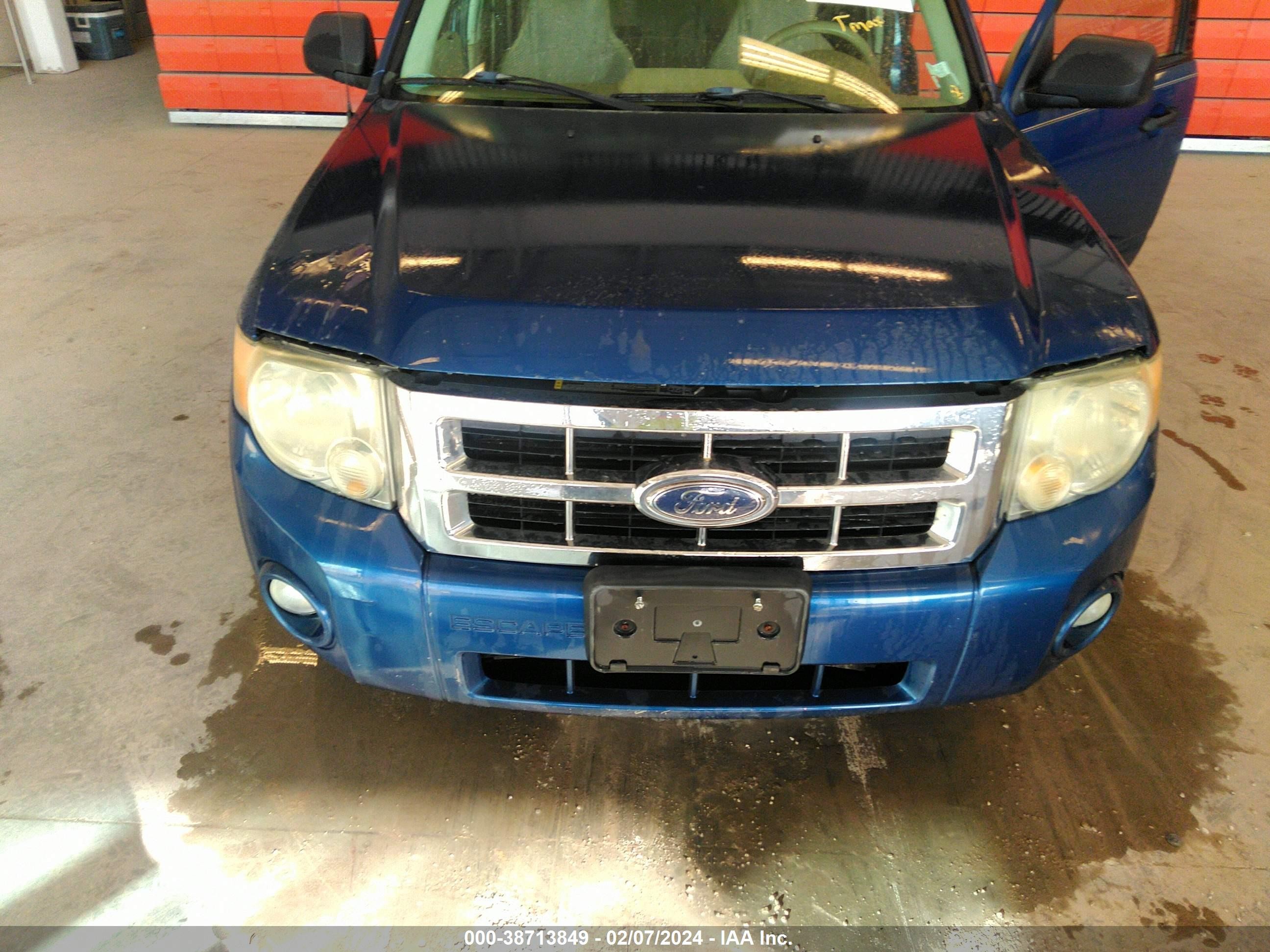 Photo 5 VIN: 1FMCU93128KD05764 - FORD ESCAPE 