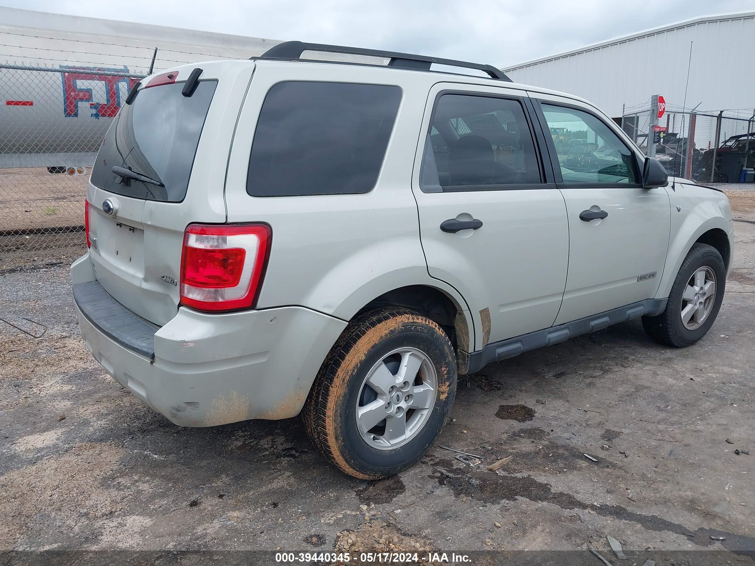 Photo 3 VIN: 1FMCU93128KE53252 - FORD ESCAPE 