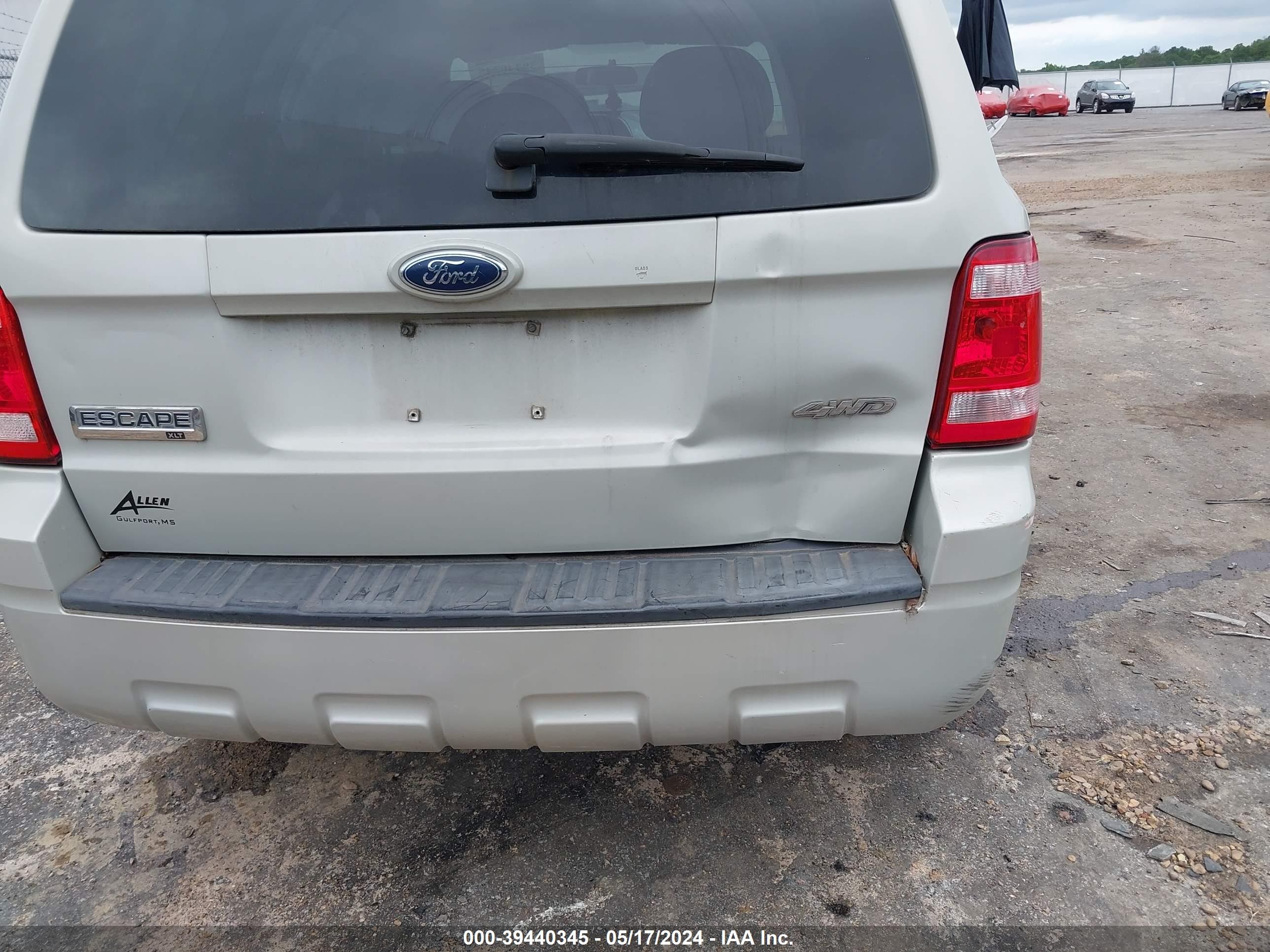 Photo 5 VIN: 1FMCU93128KE53252 - FORD ESCAPE 