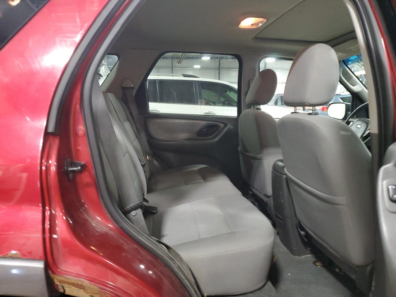 Photo 9 VIN: 1FMCU93135KD27901 - FORD ESCAPE 